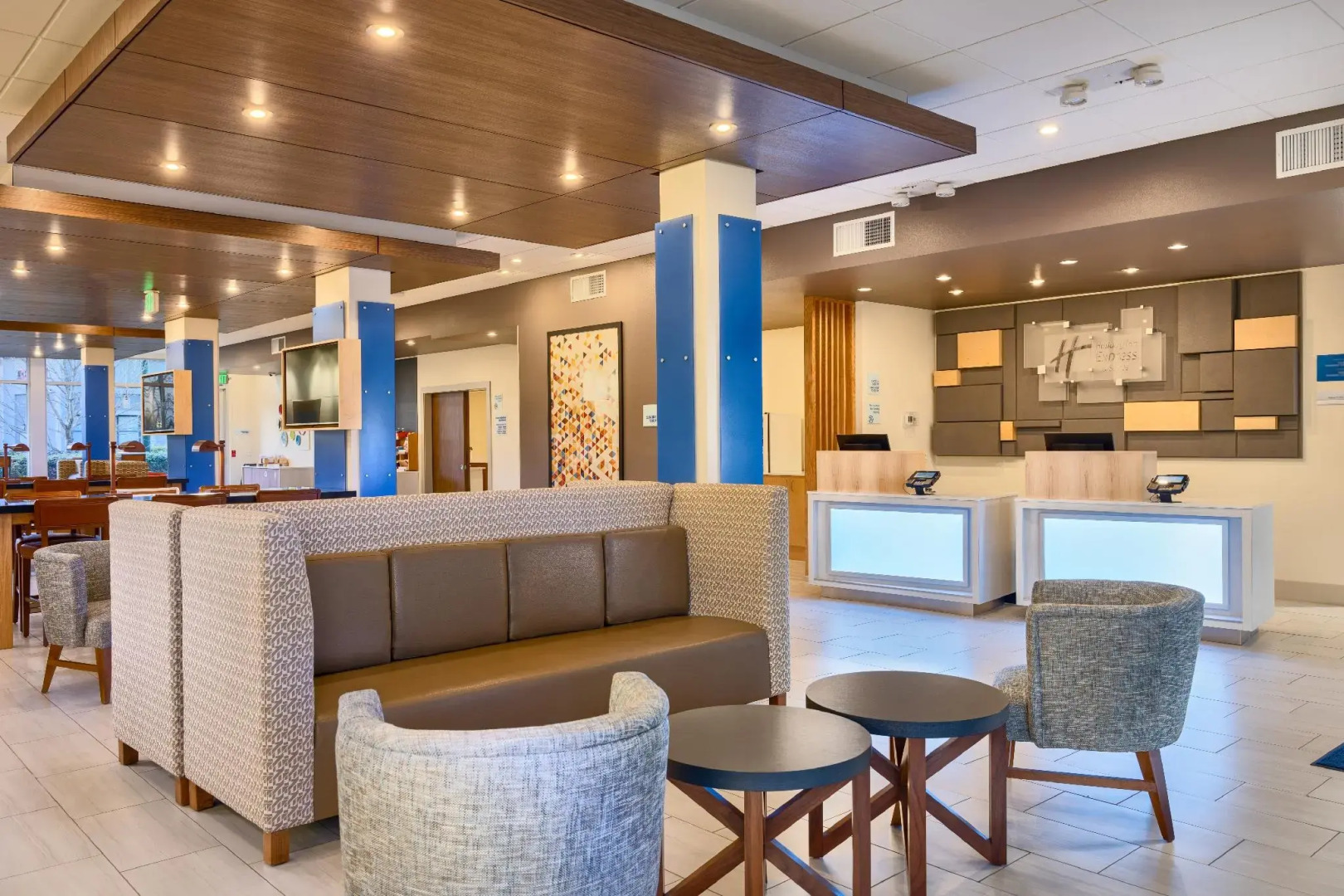 Holiday Inn Express & Suites Salem North - Keizer by IHG
