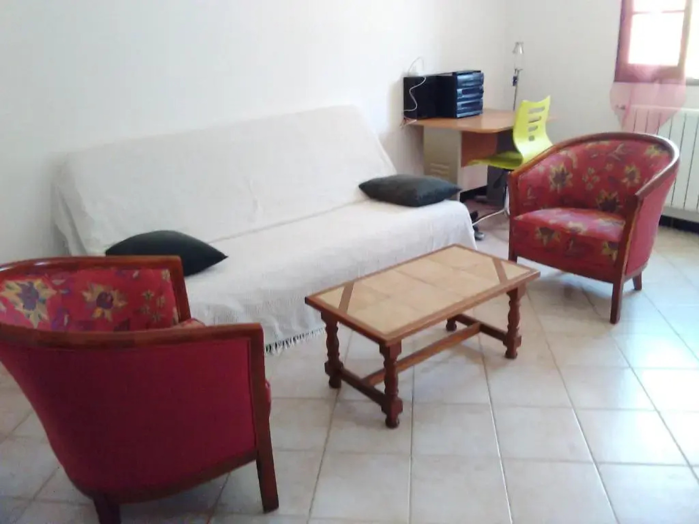 Villa de 2 chambres avec piscine privee jardin et wifi a Mormoiron