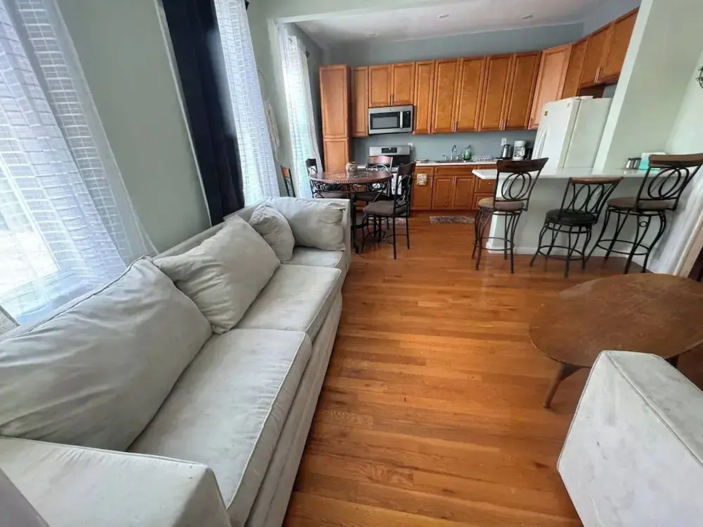 Huge 3 Bedrooms Apt 15 Minutes to NY City