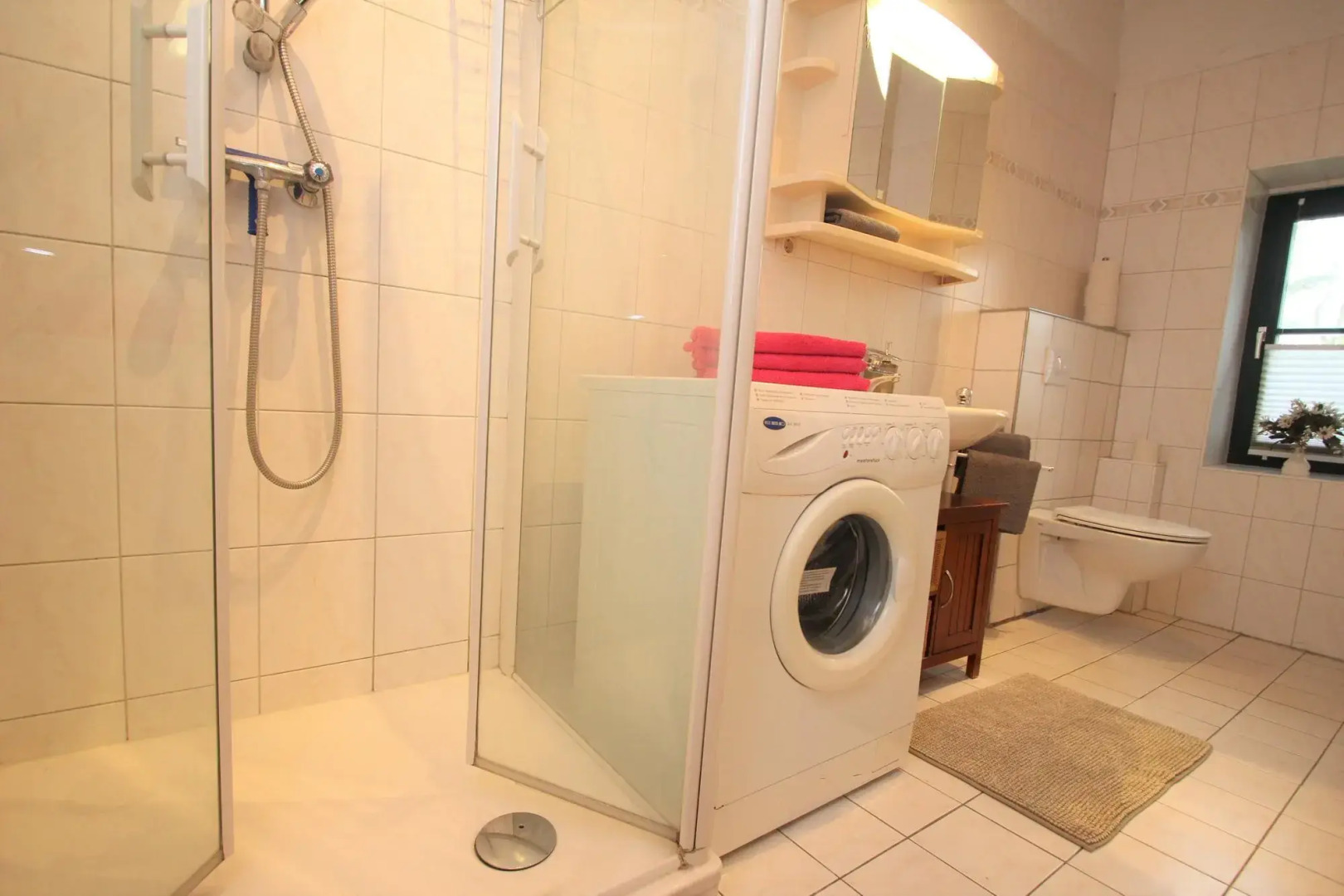 Semi detached house, Glave