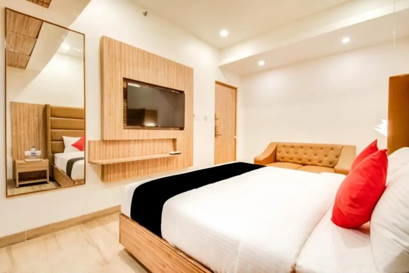 Capital O 62639 Inn The Centre