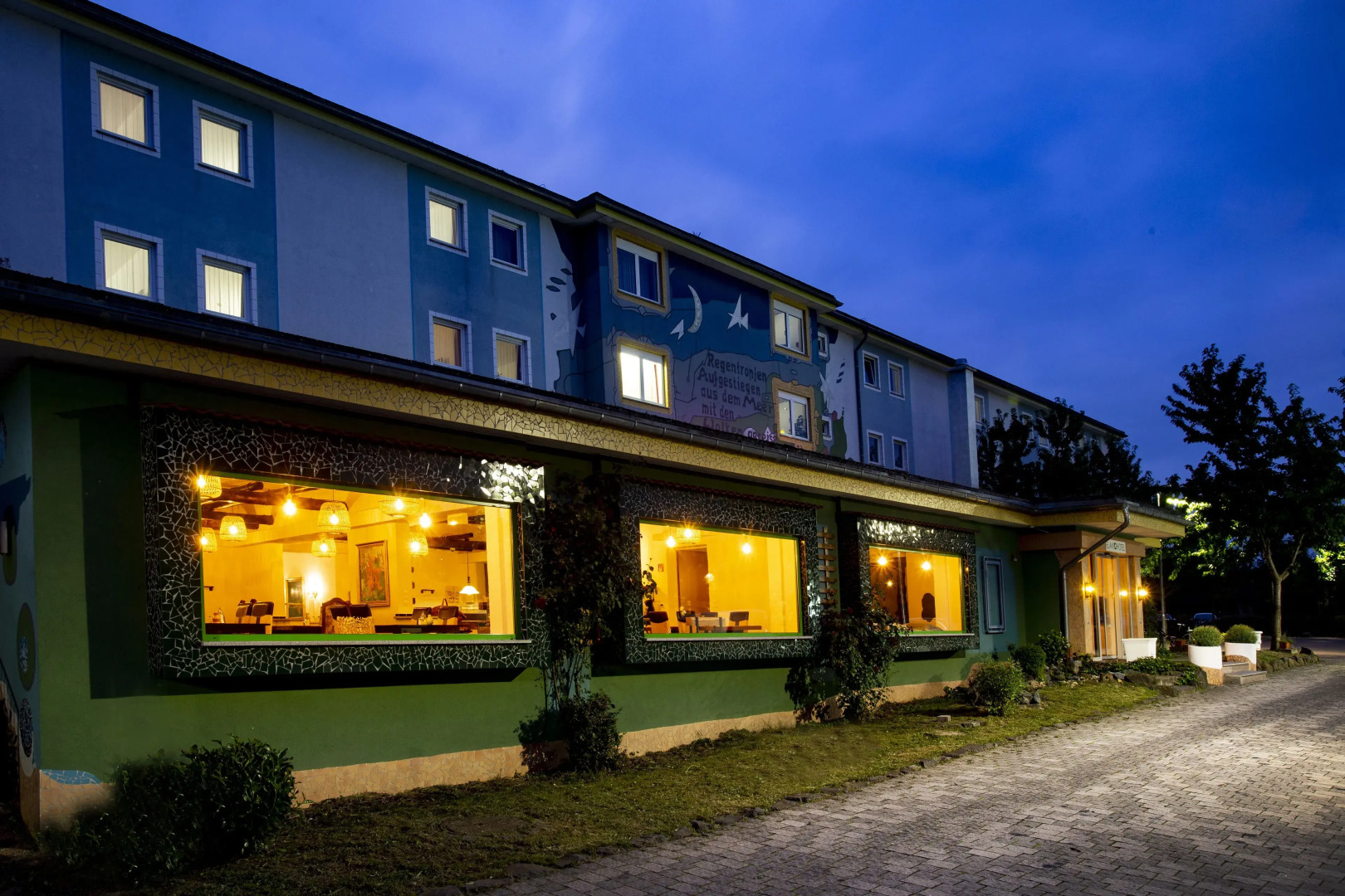 Elan Hotel