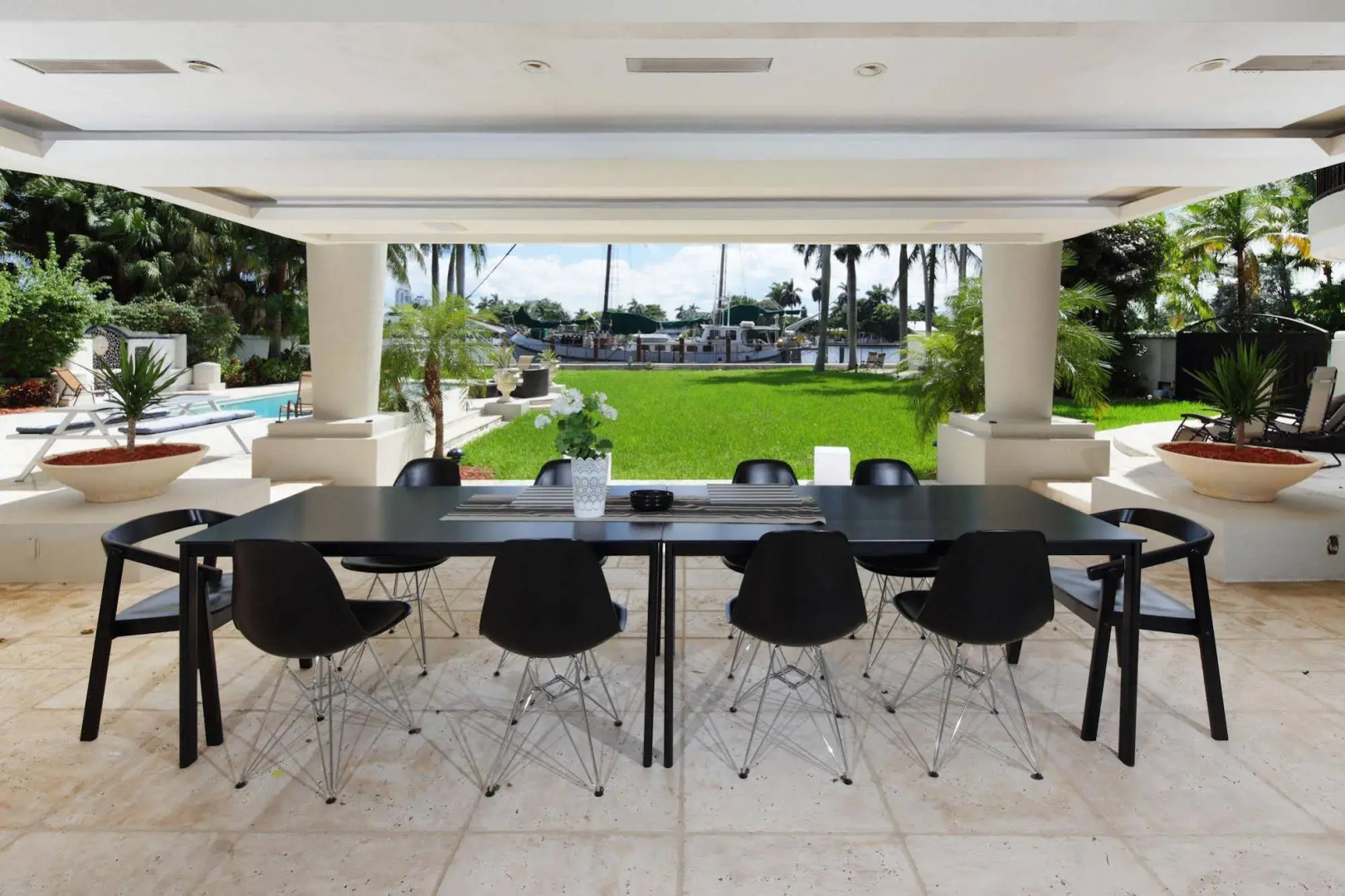 Casa Grande on the Bay