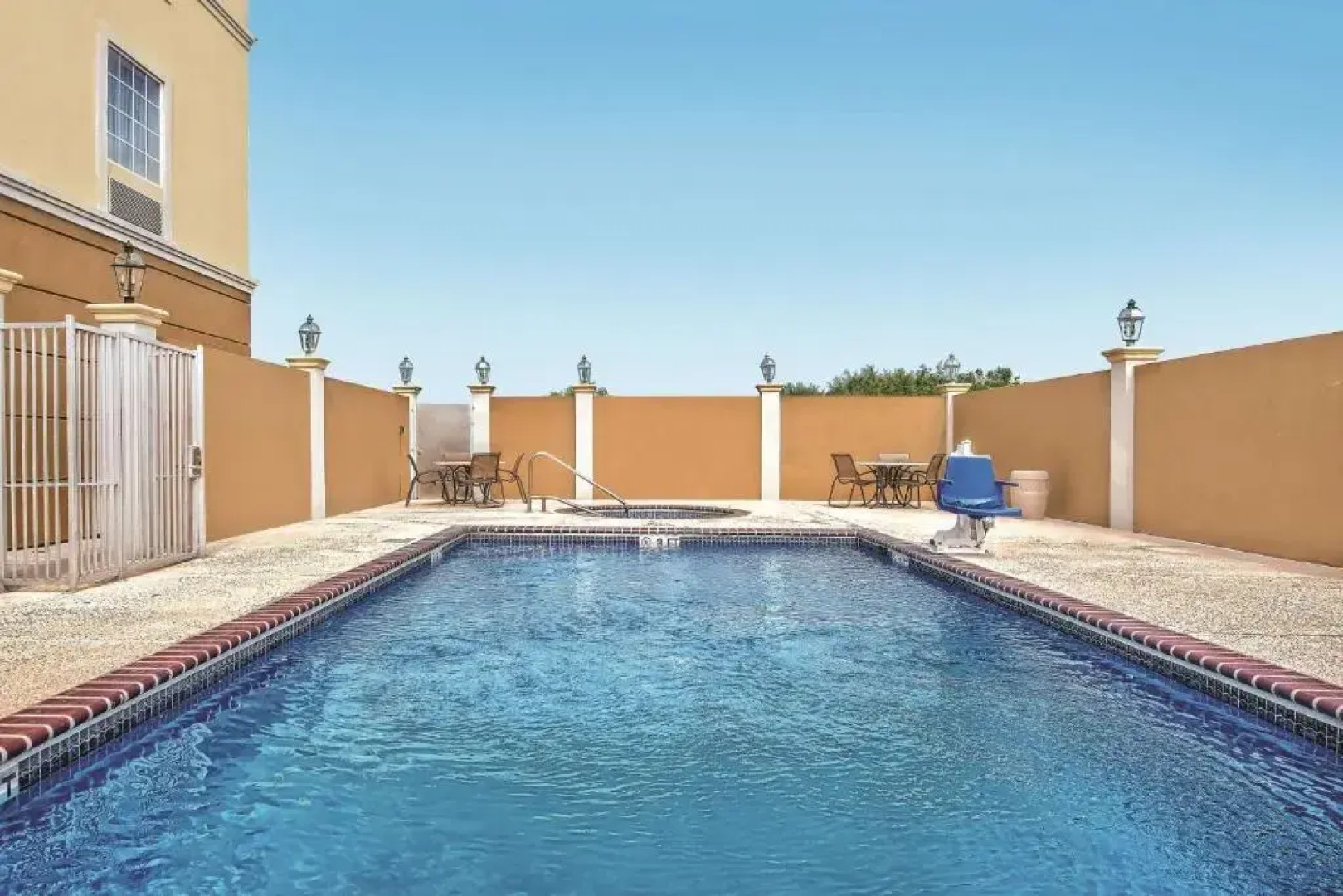 La Quinta by Wyndham Mercedes