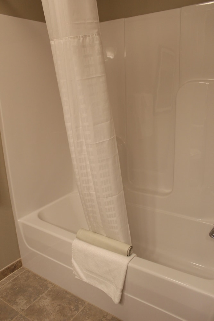 Brookstone Lodge & Suites