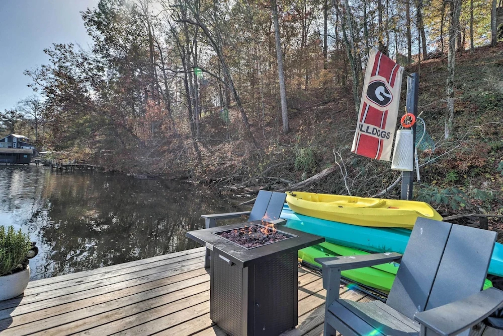 'the Chalet on Sinclair' w/ Private Dock & Kayaks!