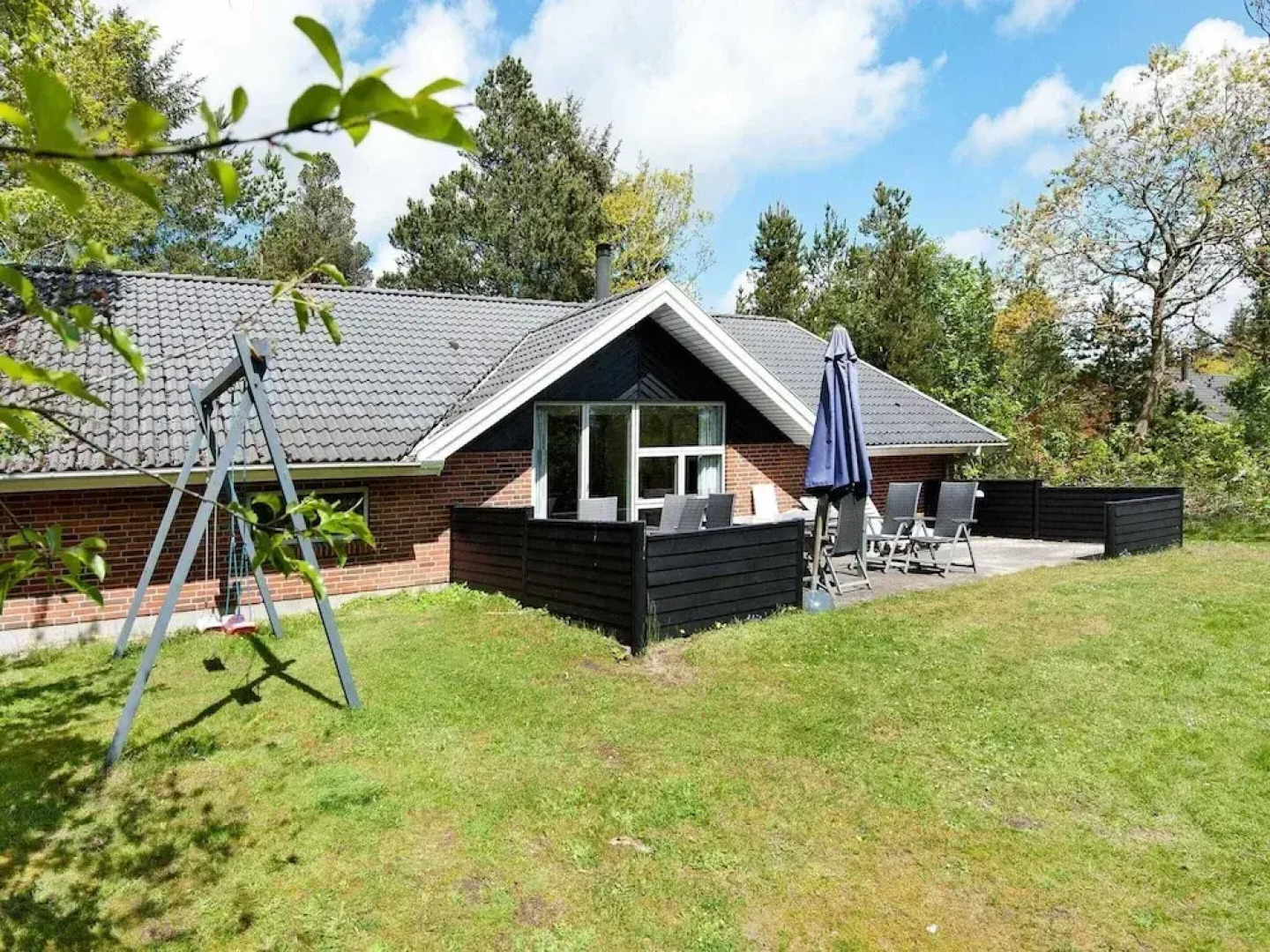 10 Person Holiday Home in Henne