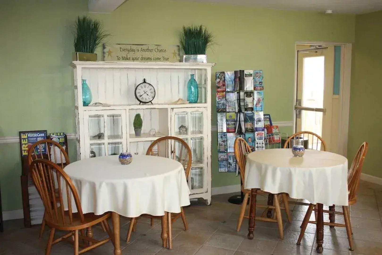 Ocean Sands Beach Boutique Inn - Stay At the Beach
