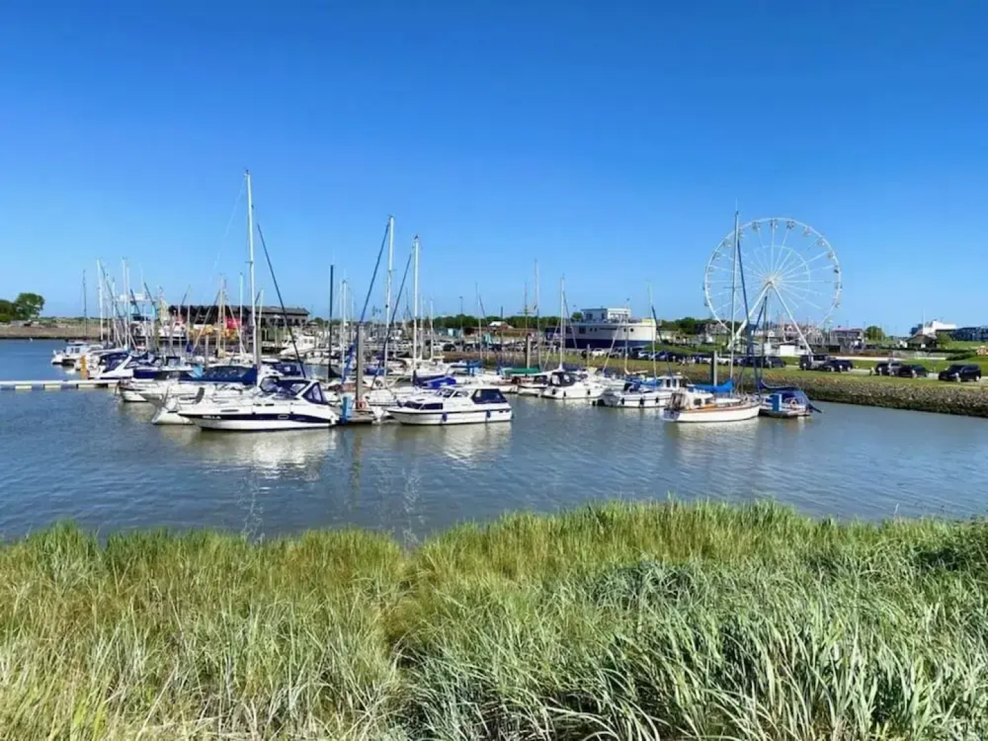 Near the North Sea Modern Retreat
