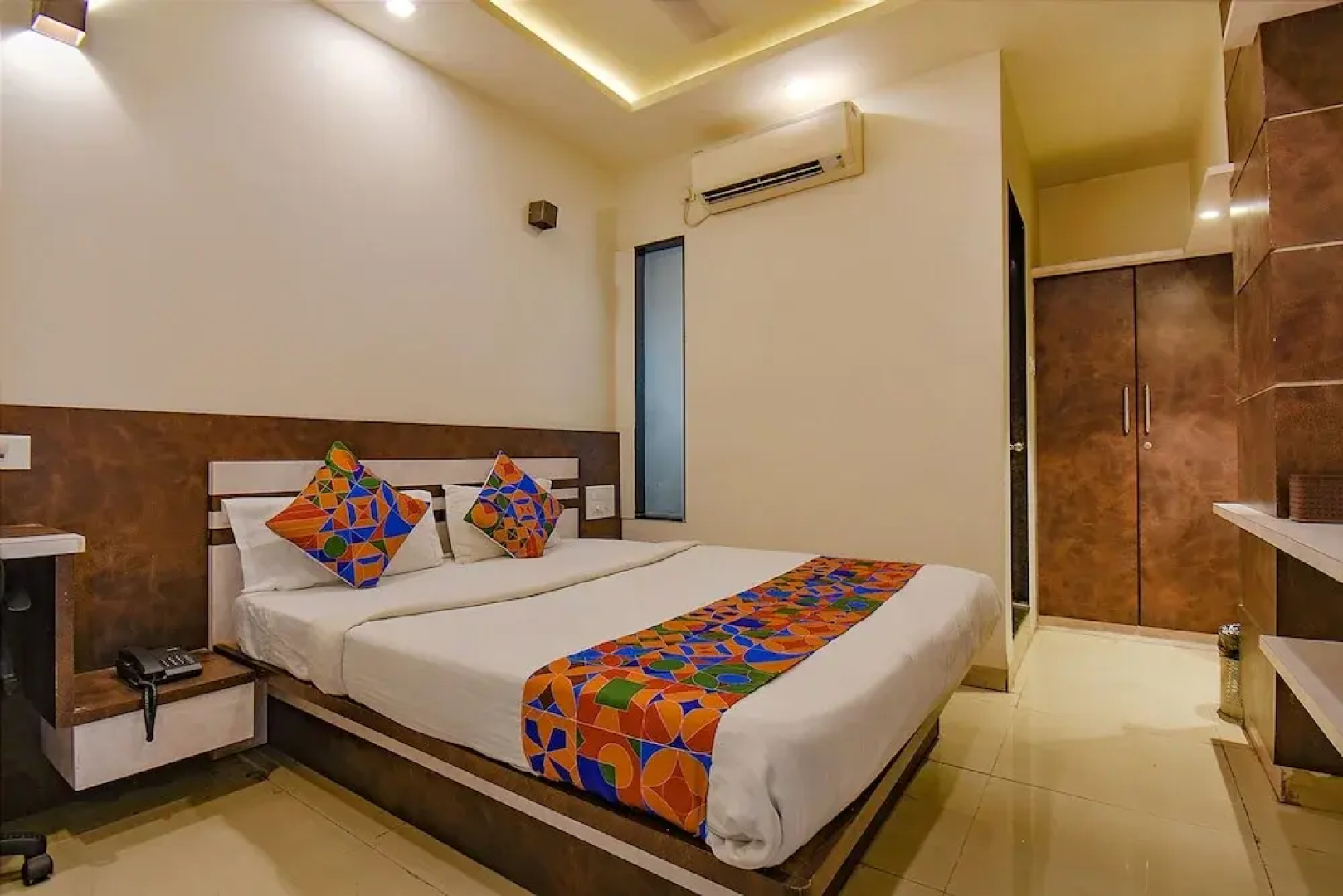 Fabhotel Royce Studio Apartments