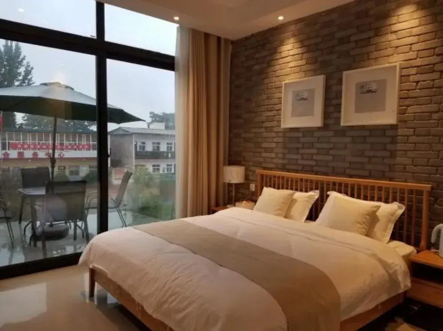 Yiming Shuju rural homestay in Jiaxian County