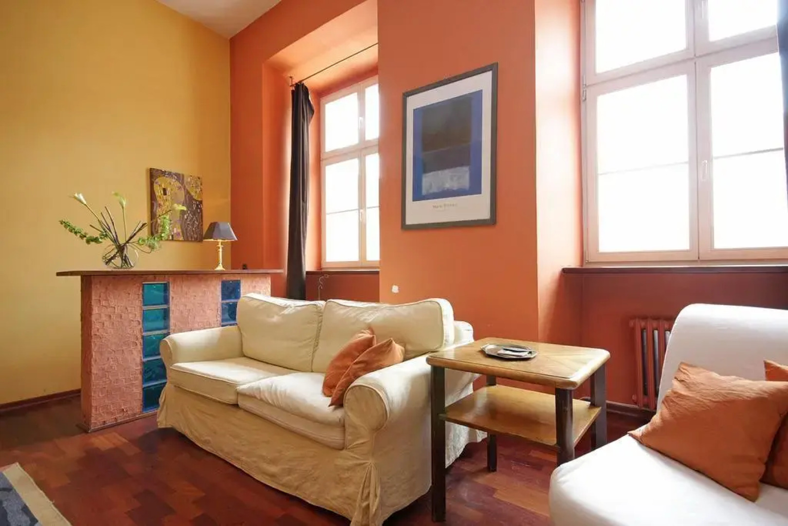 24W Apartments Rynek