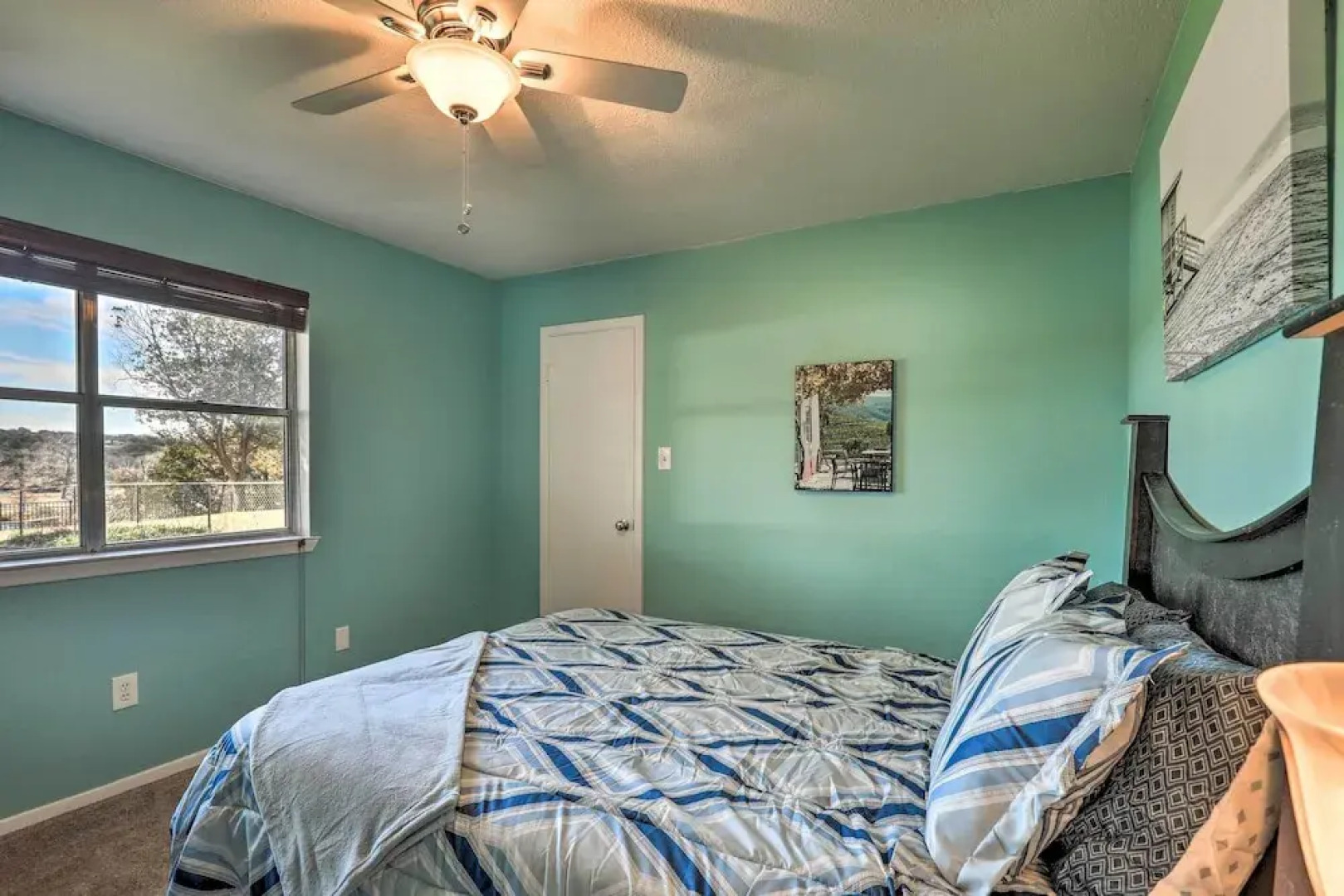 Granbury Getaway w/ Lake Views: 2 Mi to Downtown!