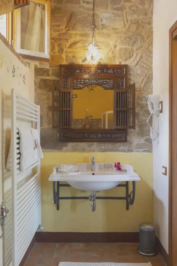 Villa With one Bedroom in Monte San Savino, With Wonderful Mountain View, Pool Access, Furnished Garden