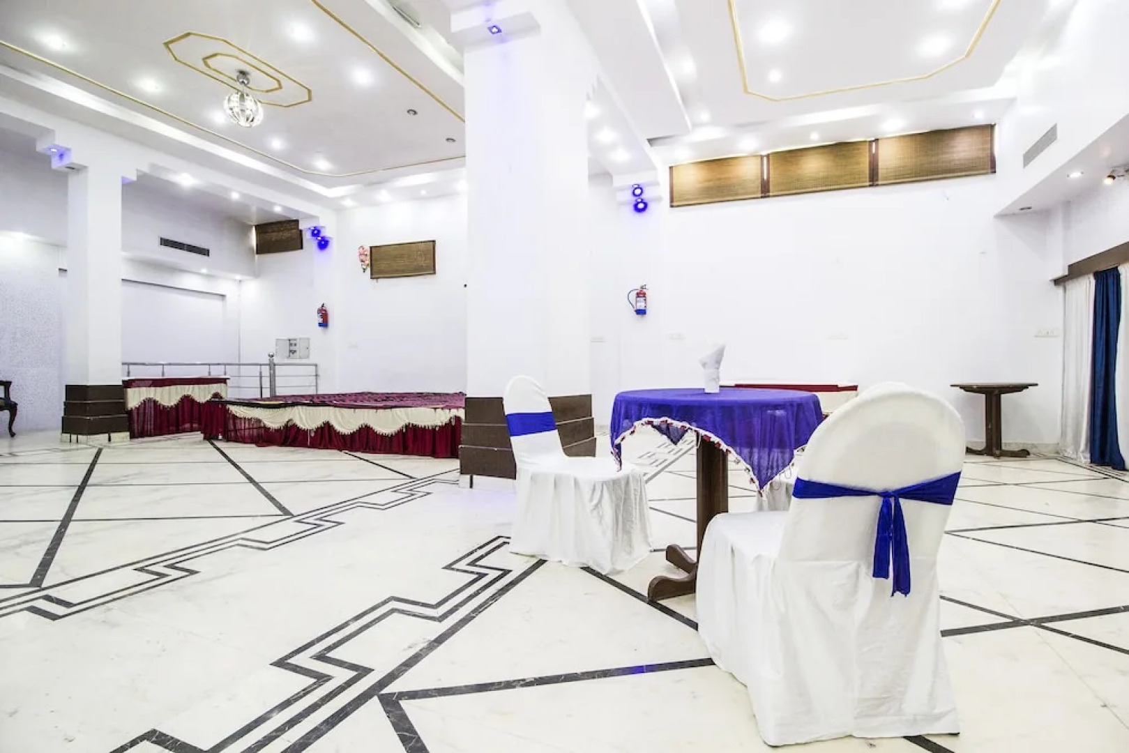 FabHotel Mayfair Inn