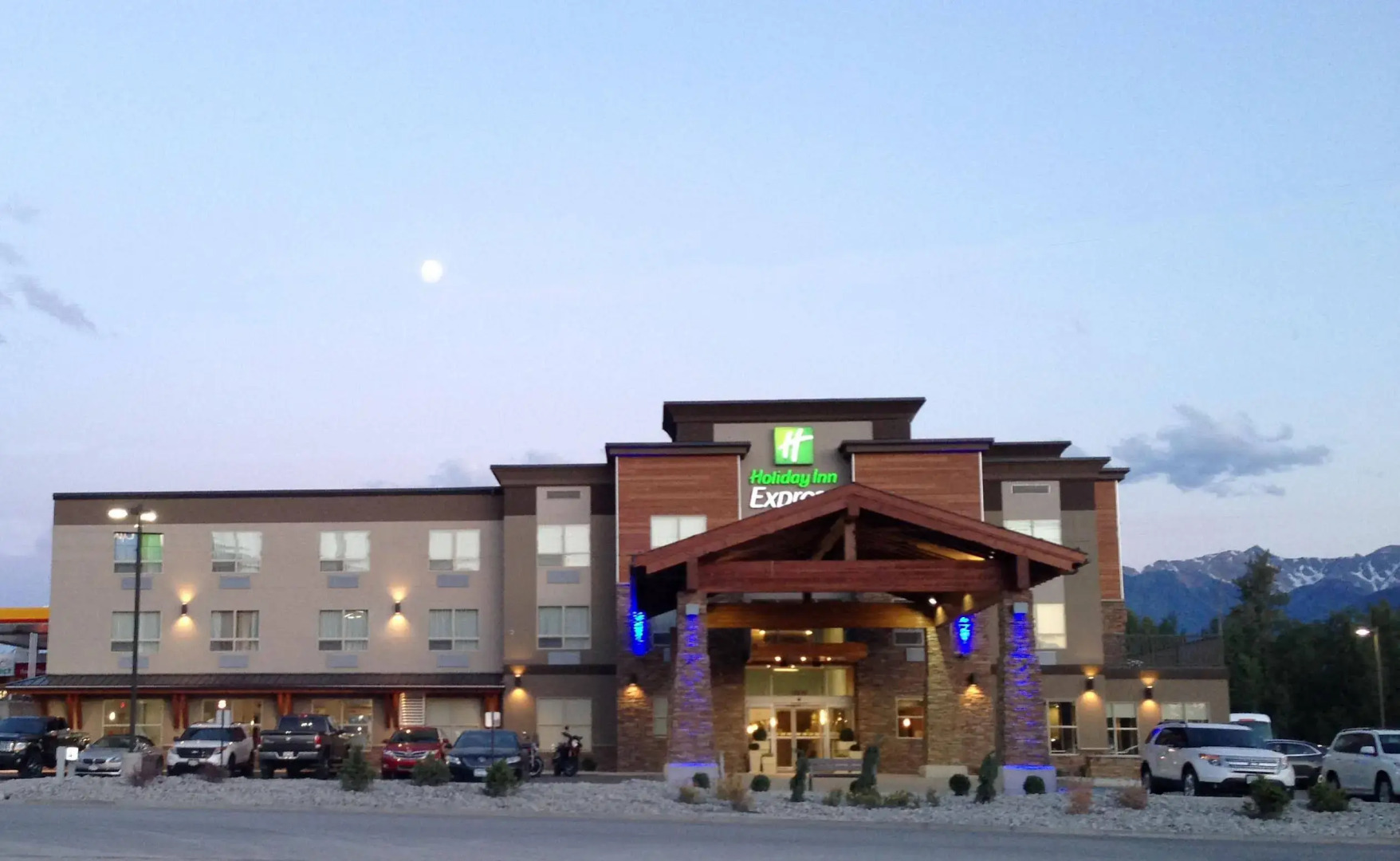 Holiday Inn Express Golden-Kicking Horse by IHG