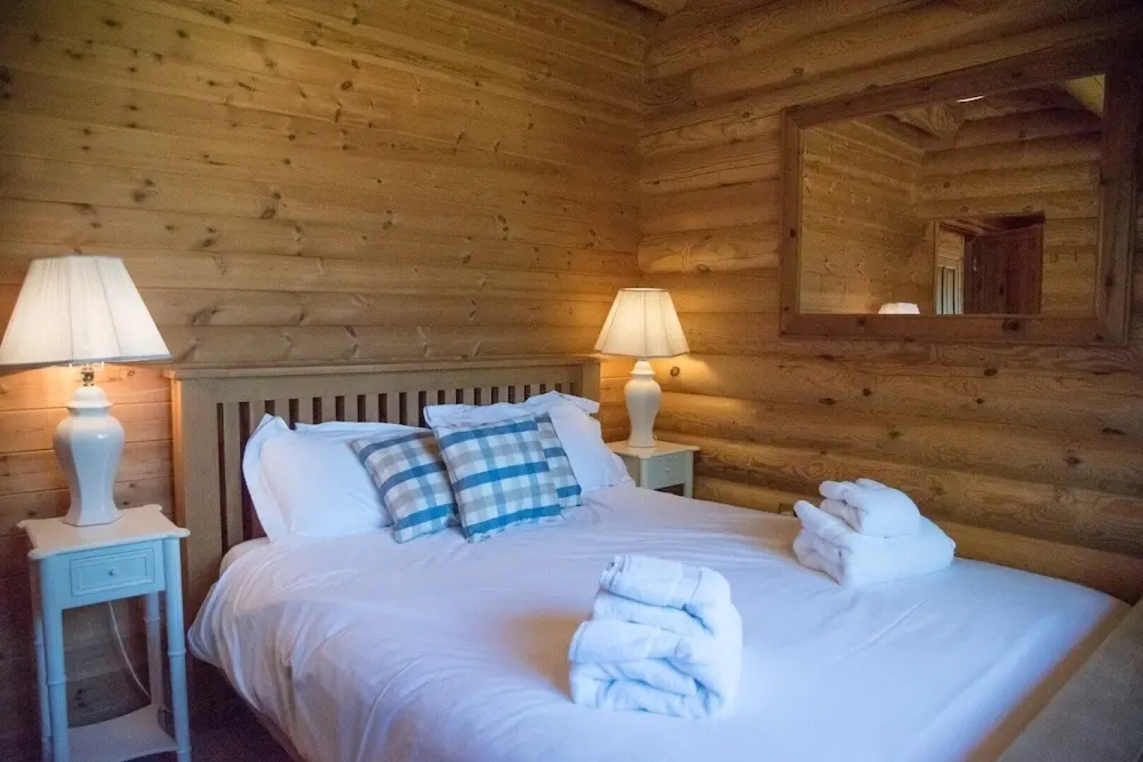 Ash Lodge With Hot Tub, Kingfishers