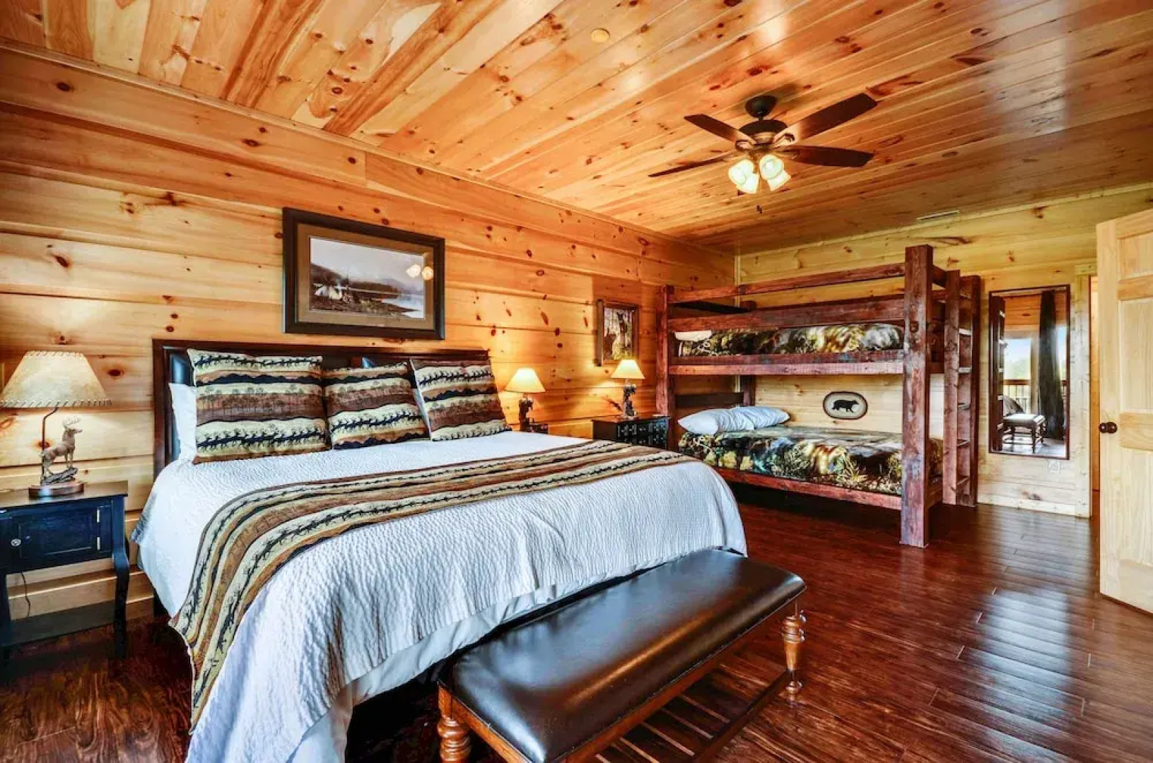 Foxwood Mansion - Fourteen Bedroom Cabin