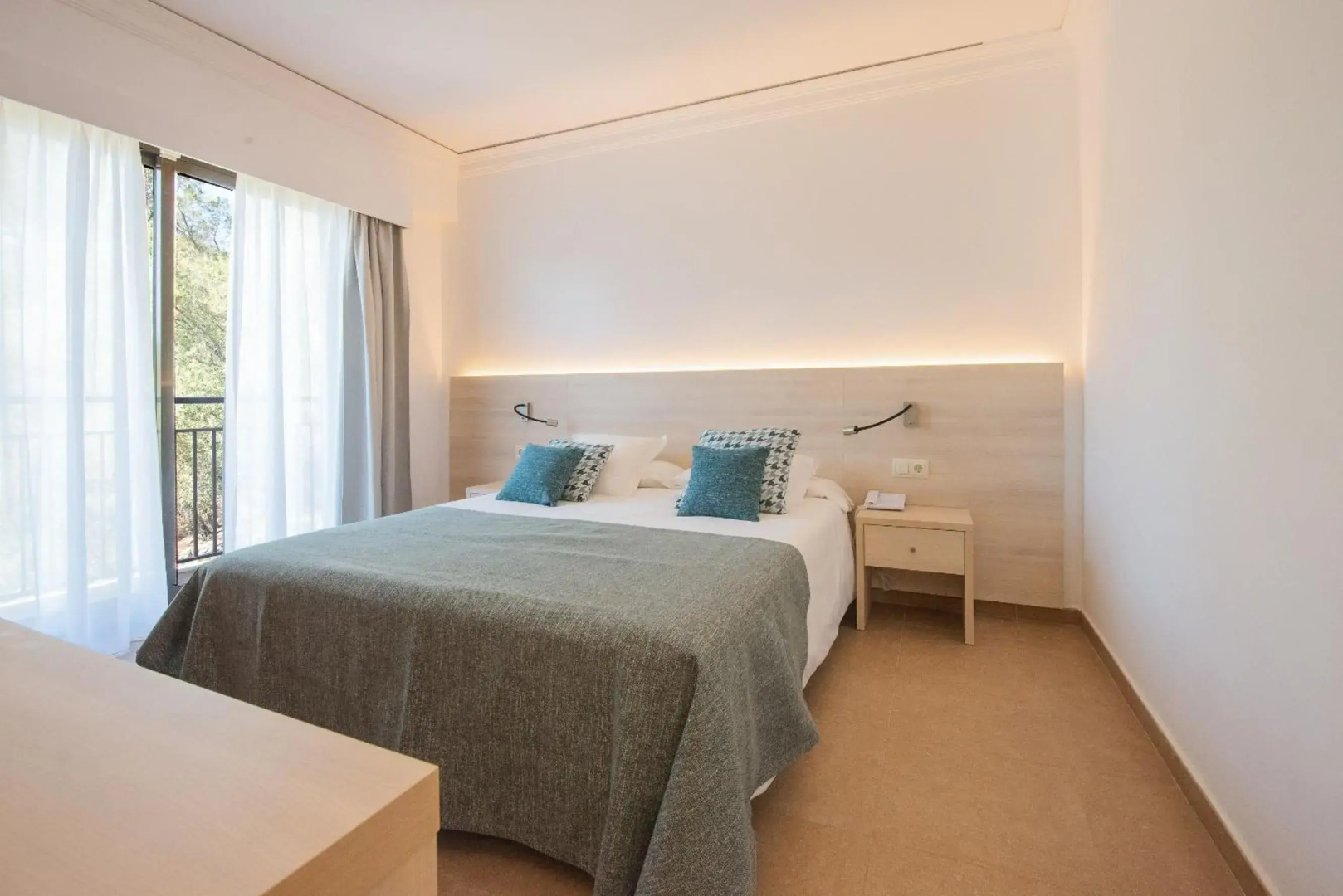 Hotel Playa Mondrago