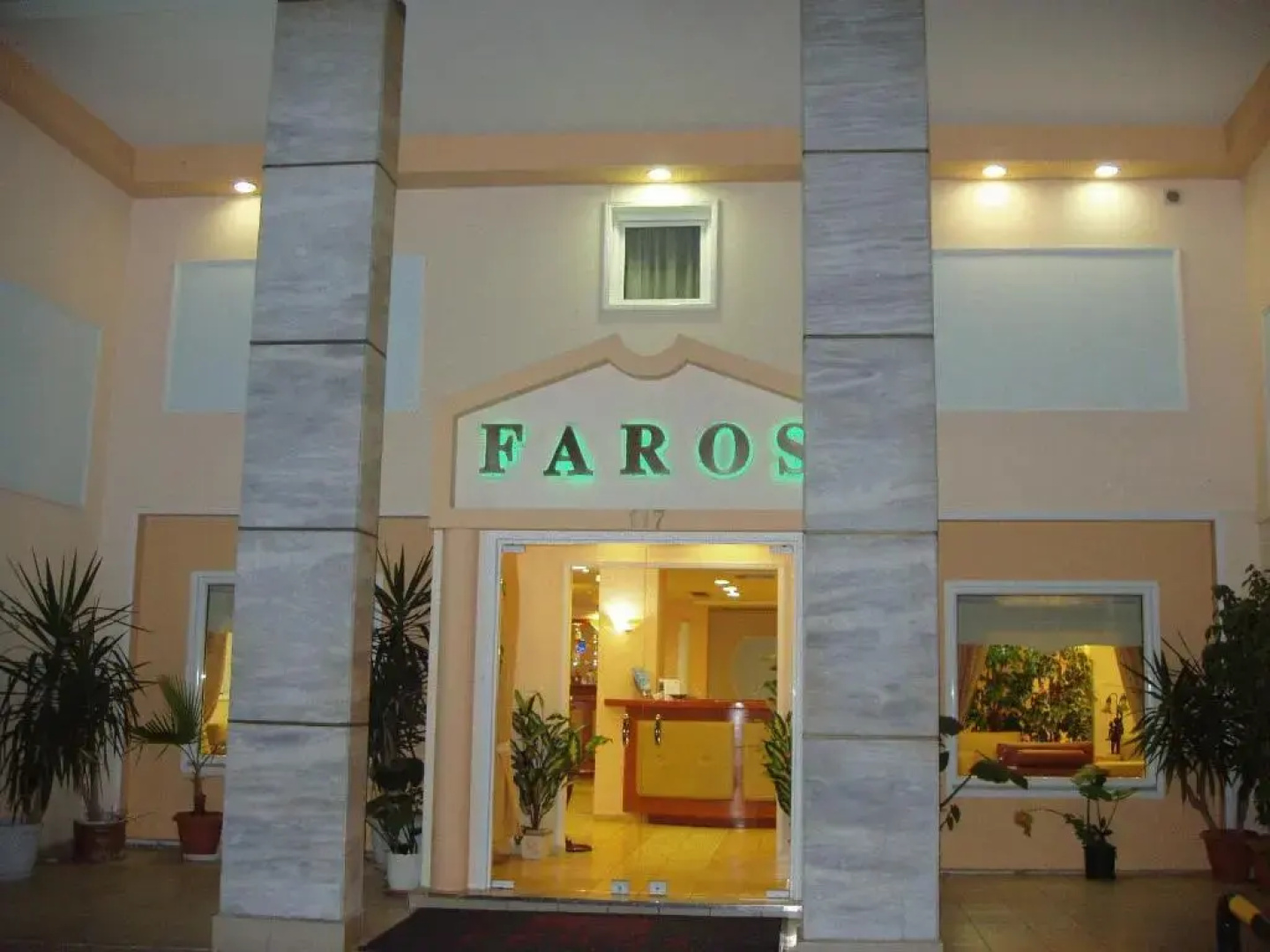 Faros 2 Hotel