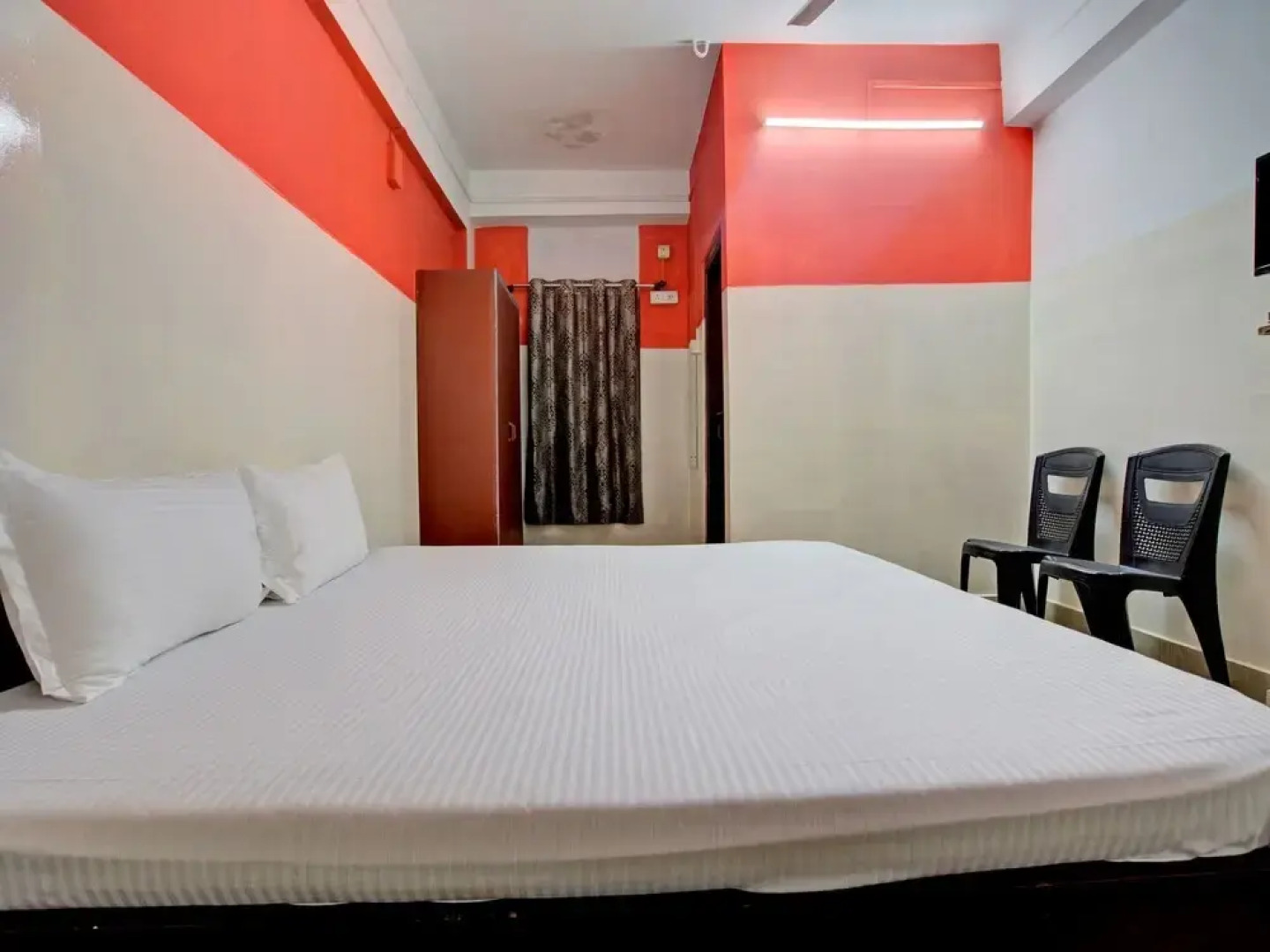 SPOT ON 45004 Hotel Royal Orchid