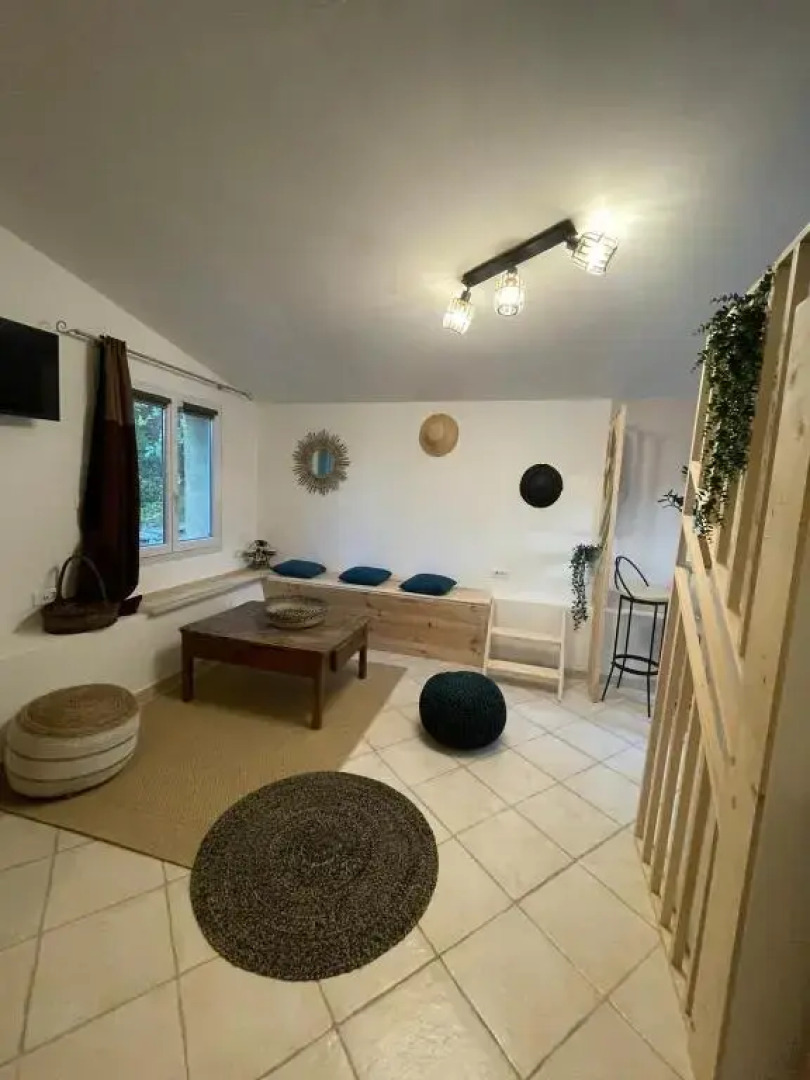 L’Escapade. Entre Aix et Marseille, studio pleine nature.