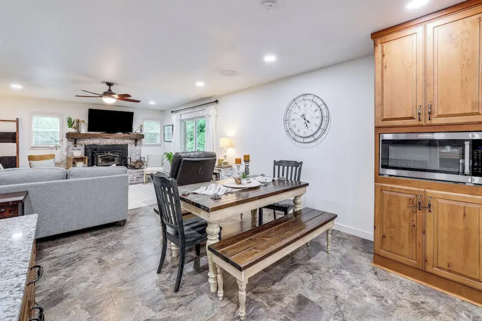 Beaver Lake Getaway w/ 2 Decks, Grill, & Views!