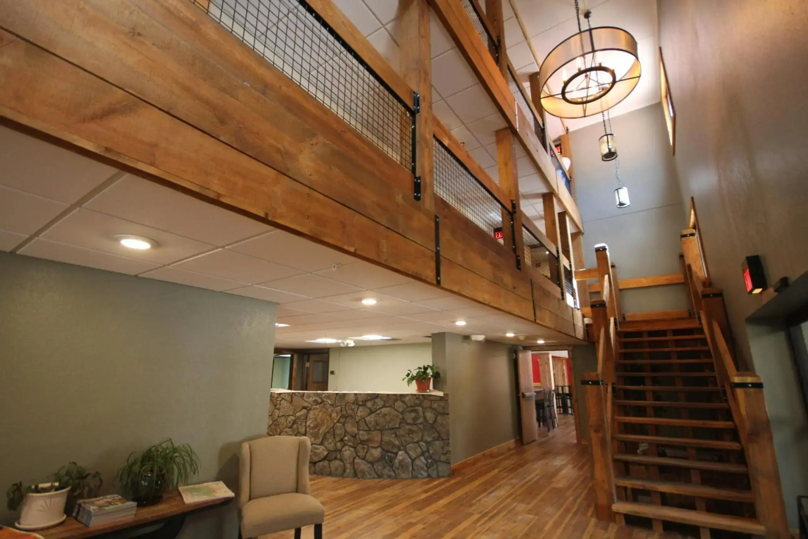 Blackstone Lodge & Suites