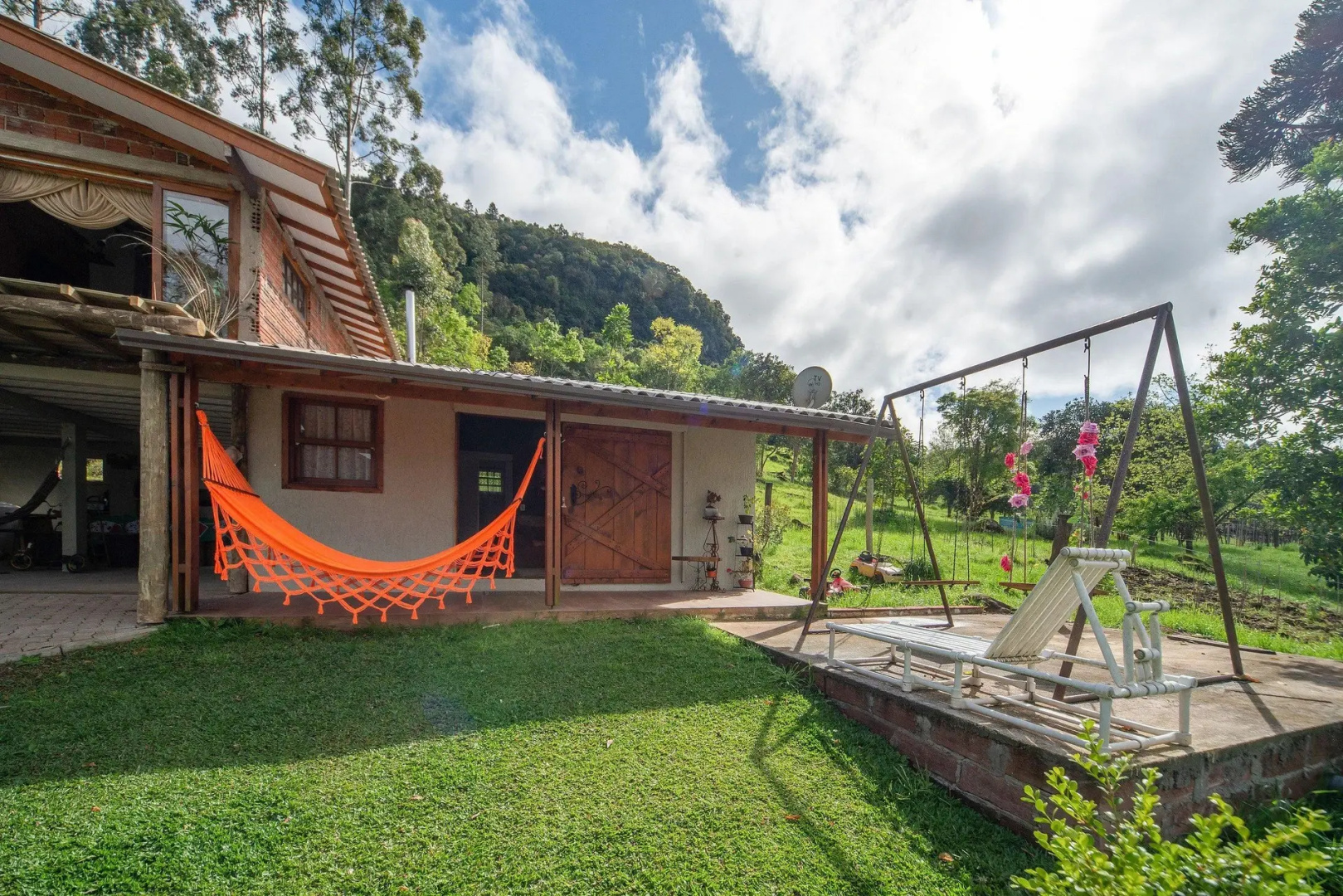 Charmosa casa na serra em Canela EMC1220