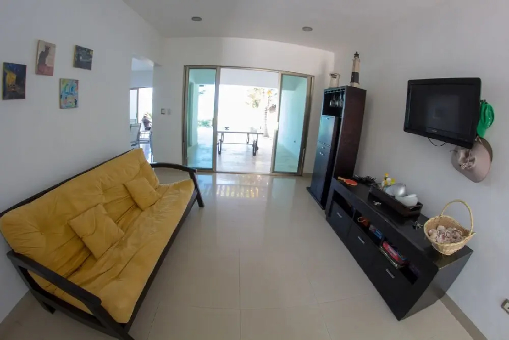 Piña Beach House in San Benito Beach