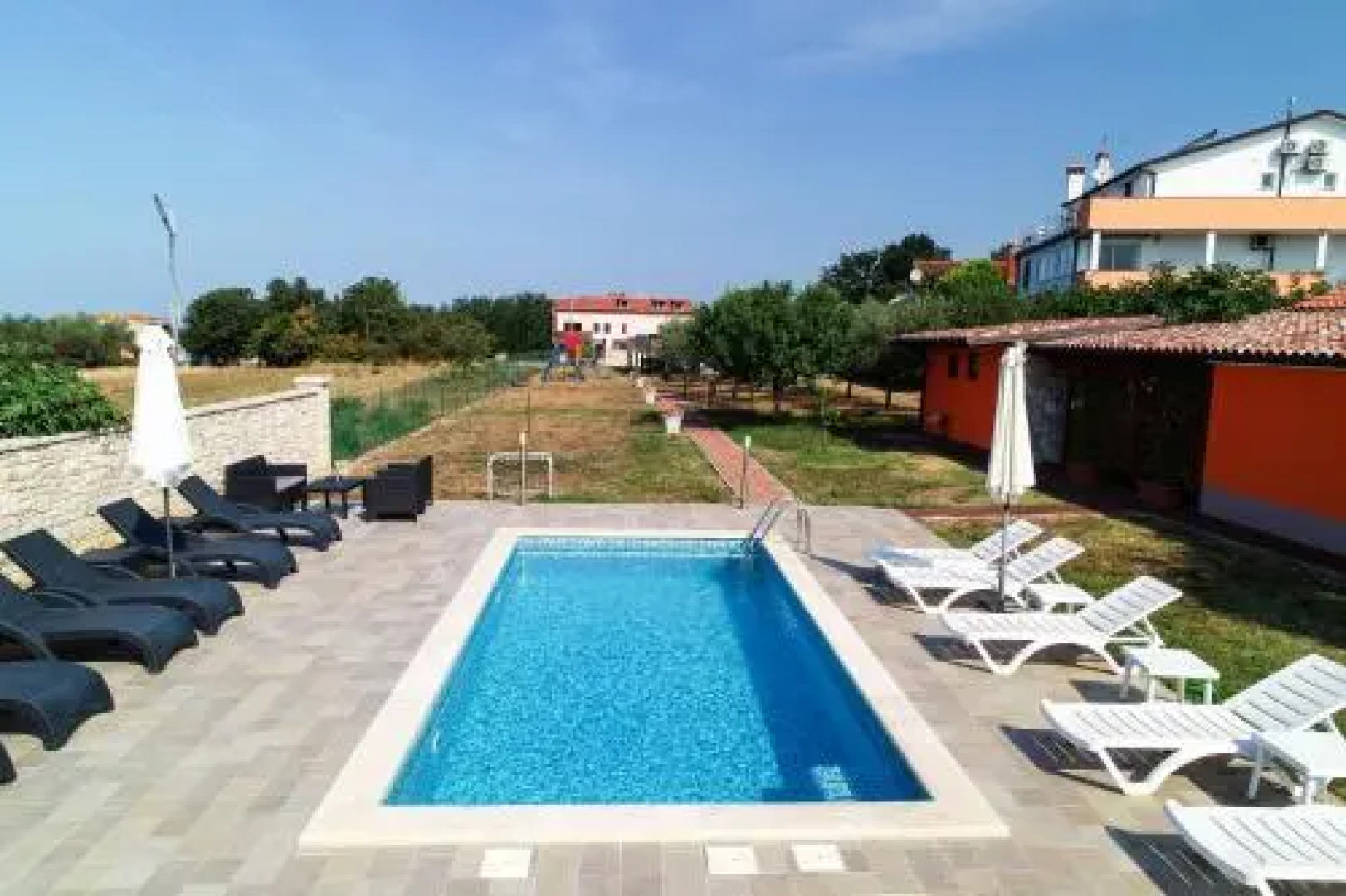 Apartments & Rooms Villa Adamović