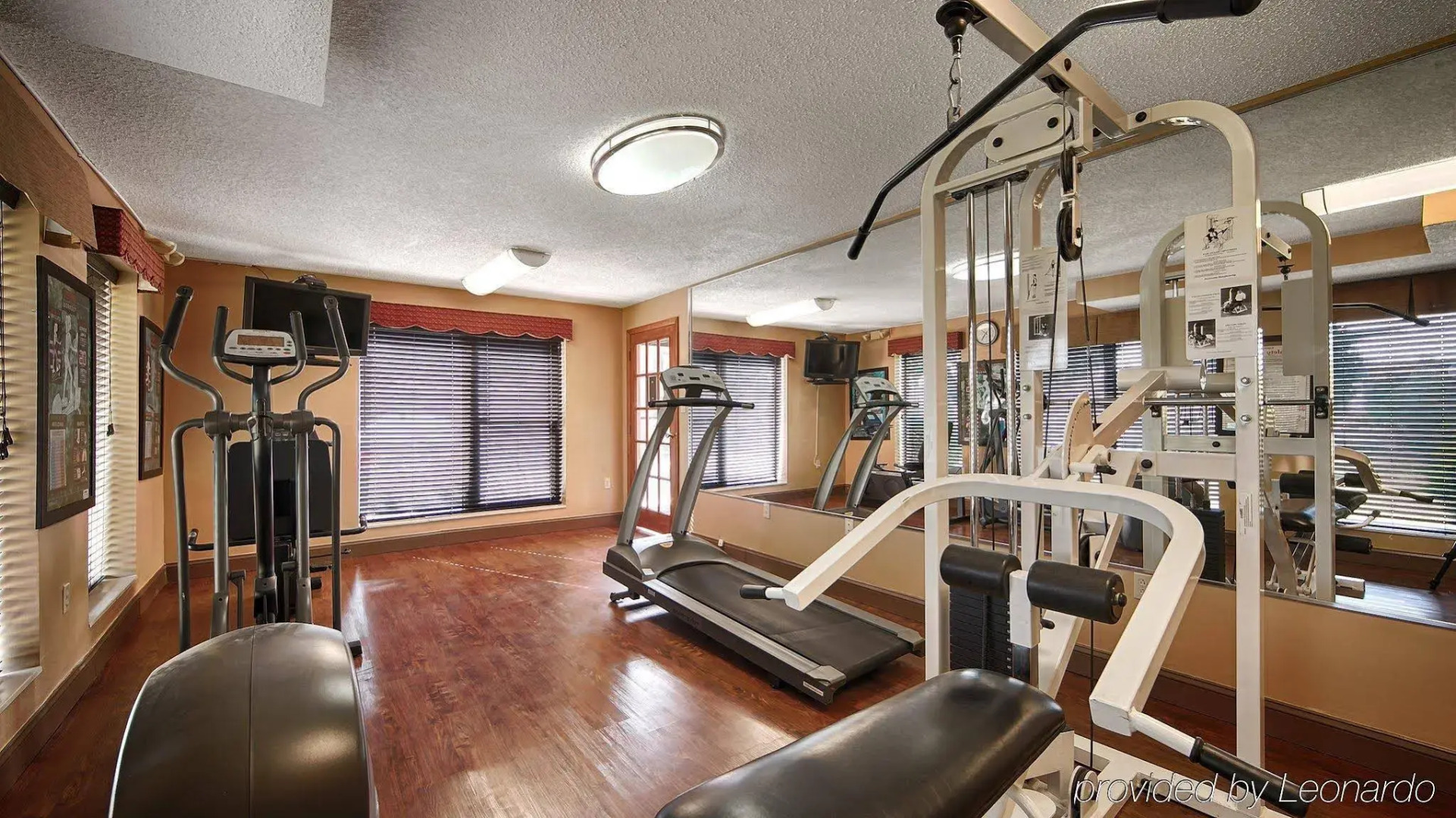 MHO Inn & Suites