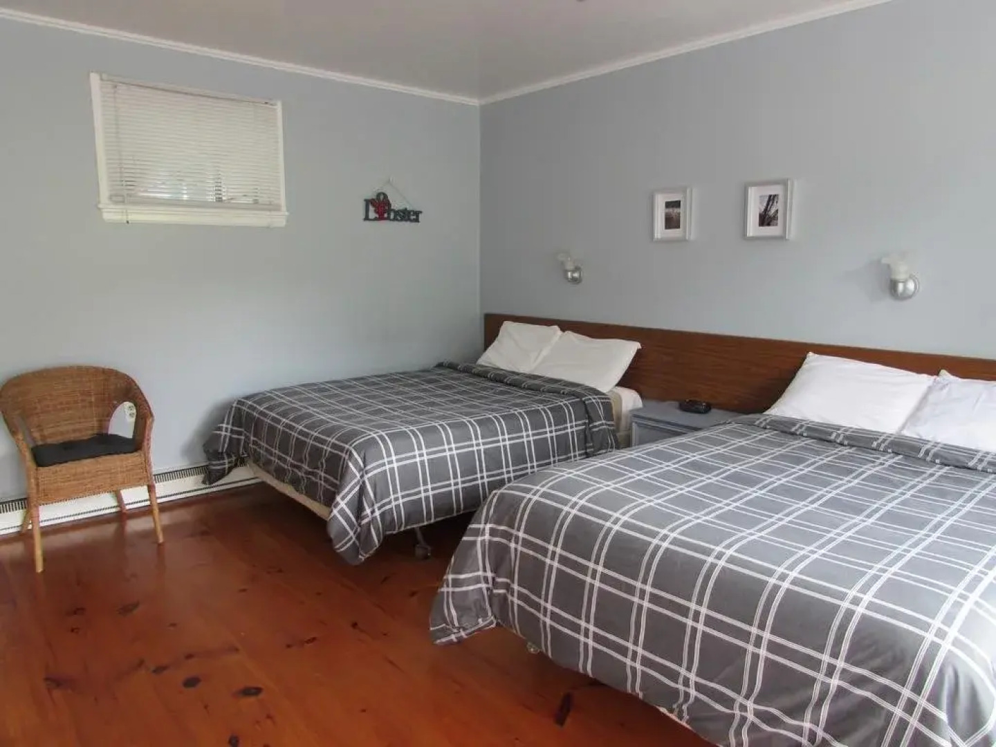 Lighthouse Motel & Cottages