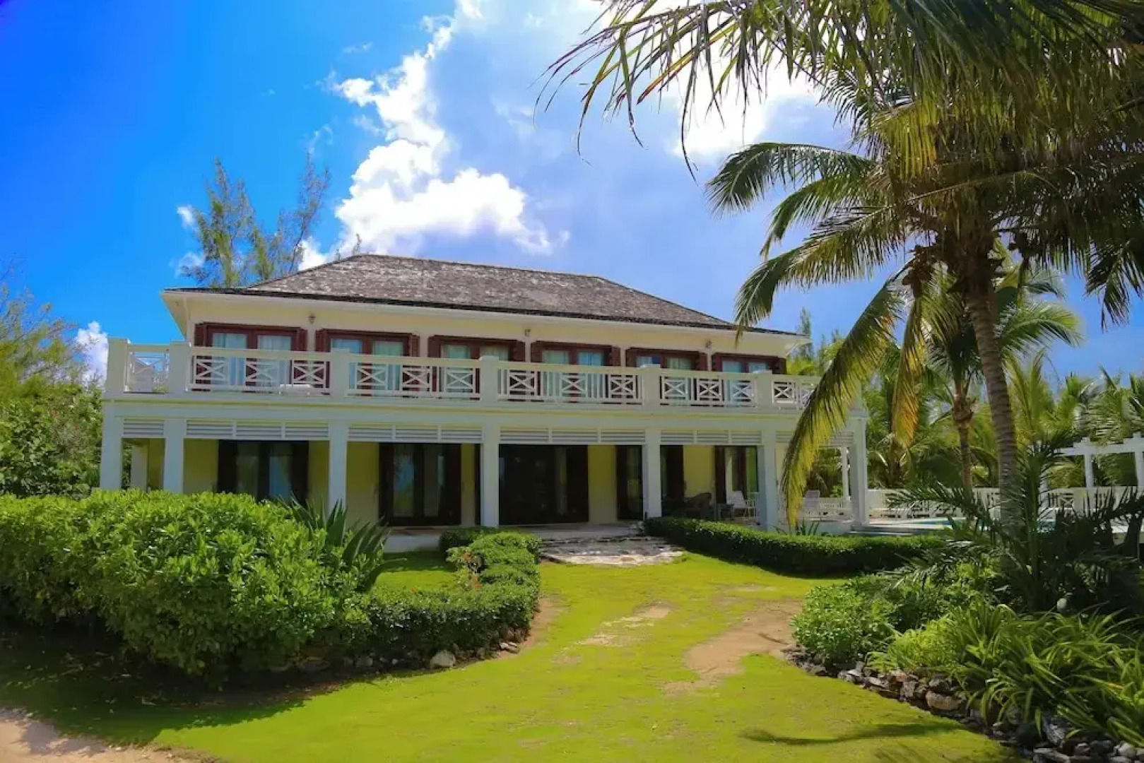 Beachside Beauty: Brand New Home With Pool