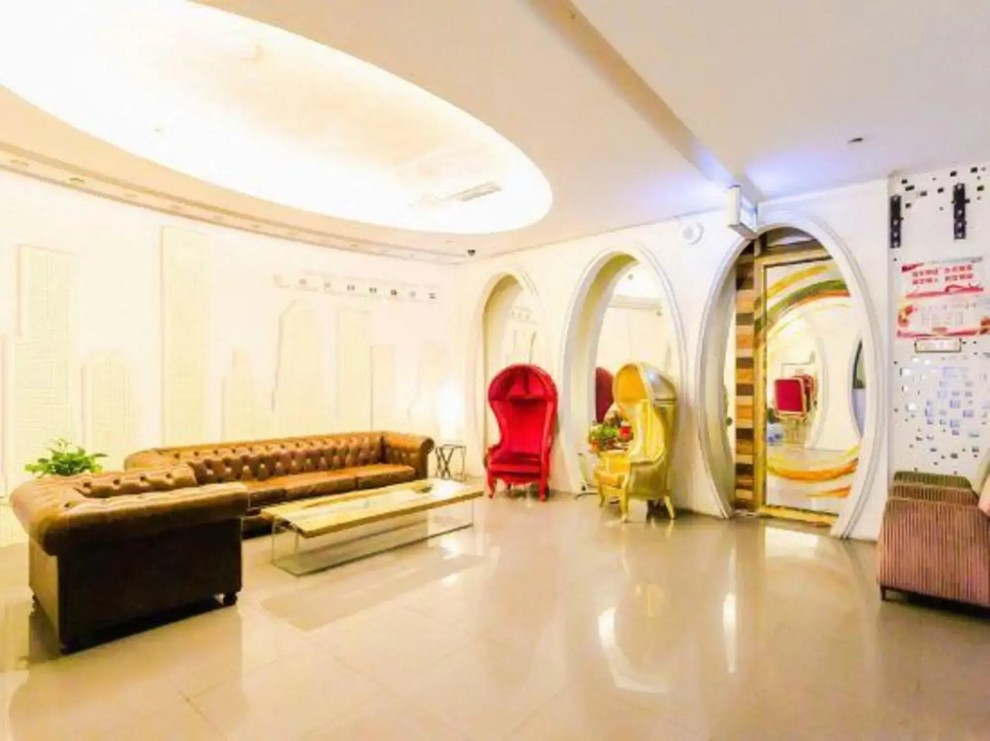 Sunshine Holiday Hotel