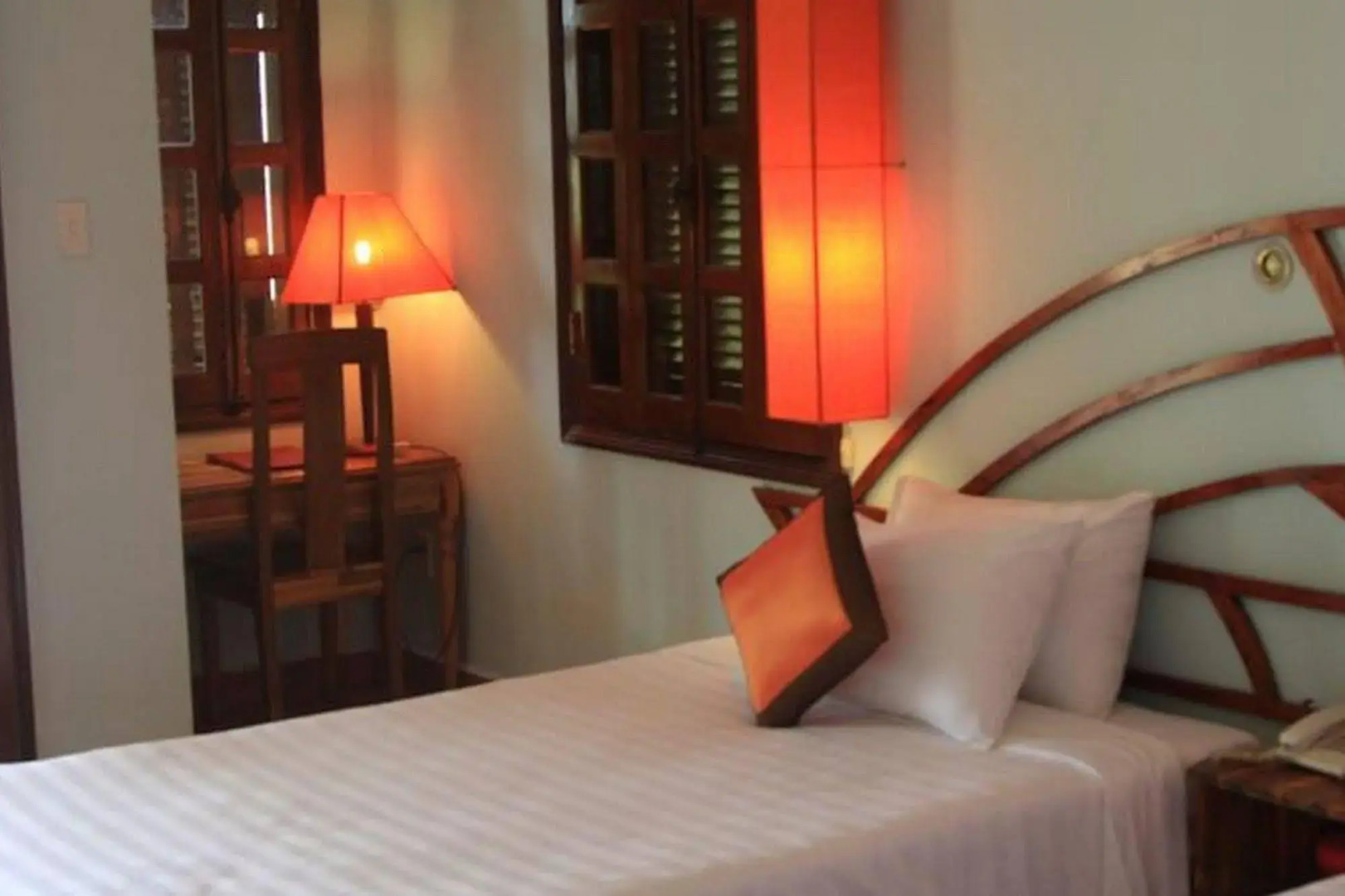 Pho Hoi Riverside Resort