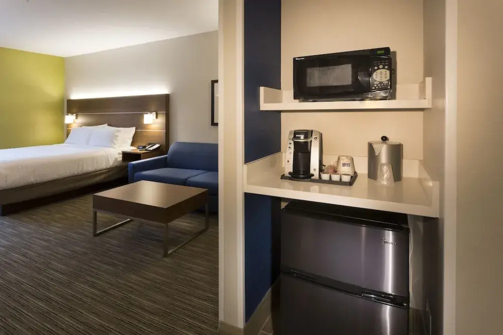 Holiday Inn Express & Suites Seattle South - Tukwila, an IHG Hotel