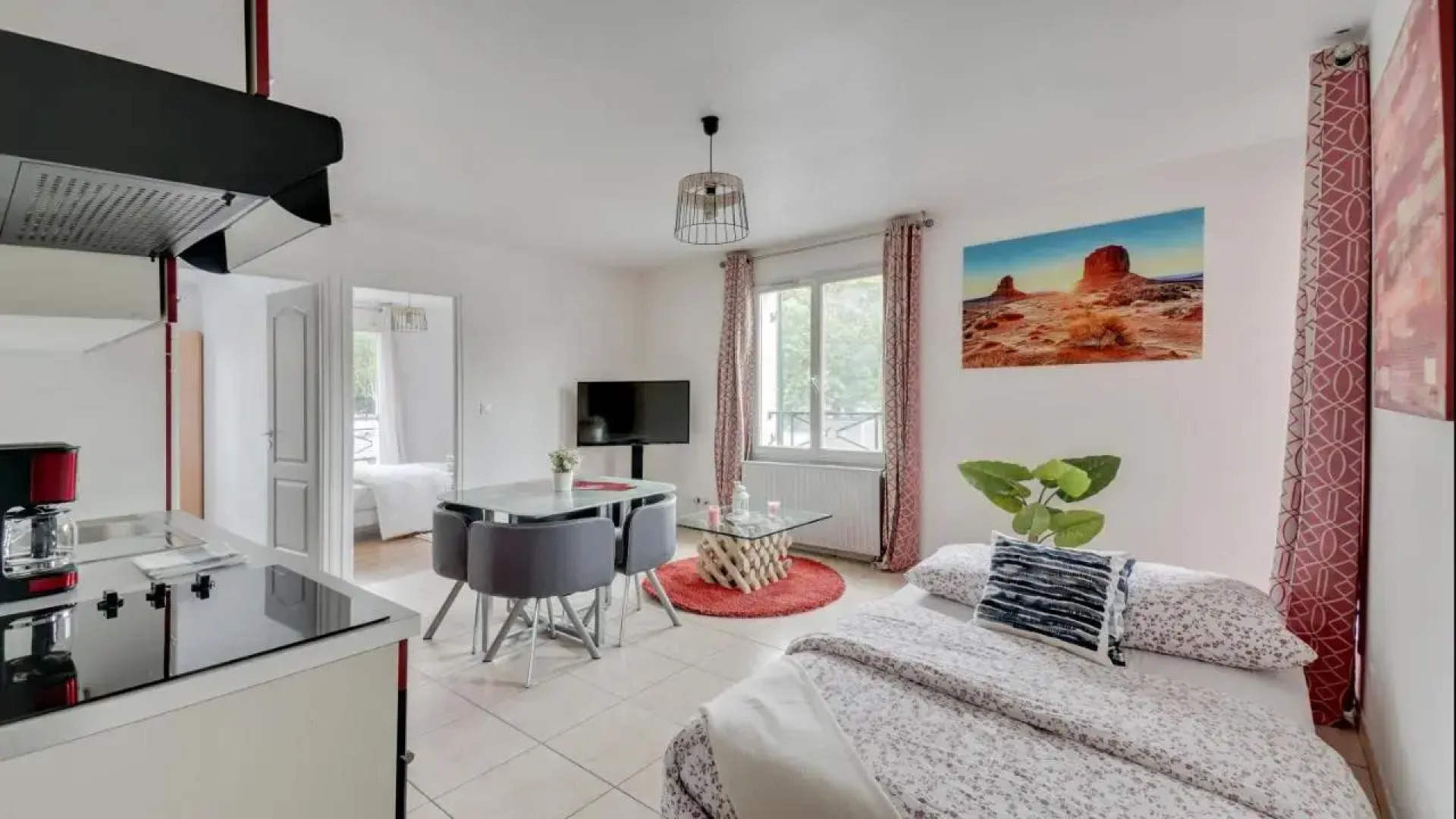 Chic apart with parking near Paris