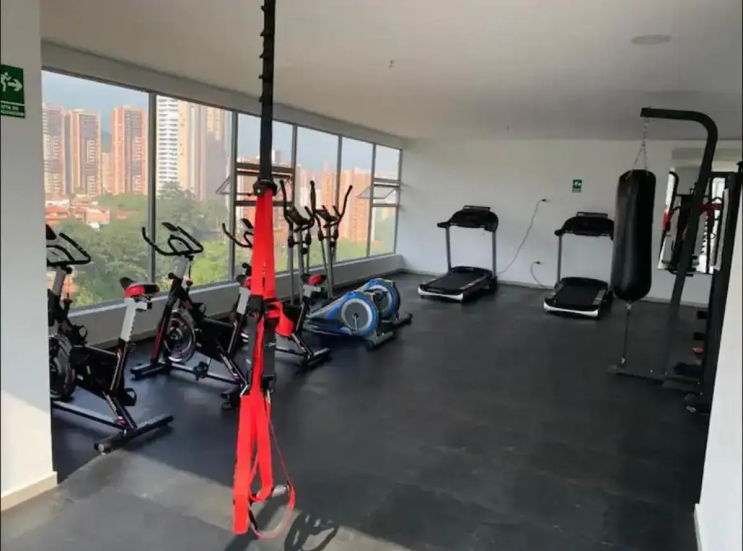 CE26 Beautifull Apartment and Parking