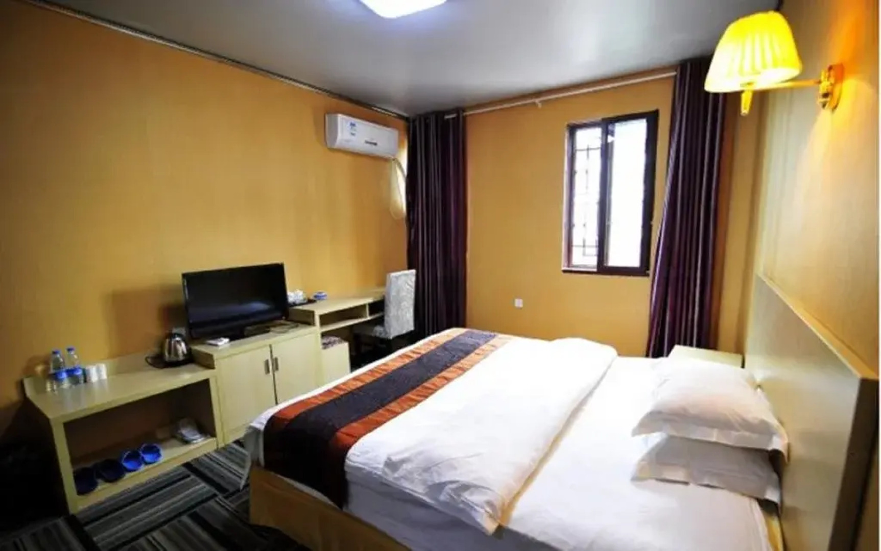 Deyi Business Hotel
