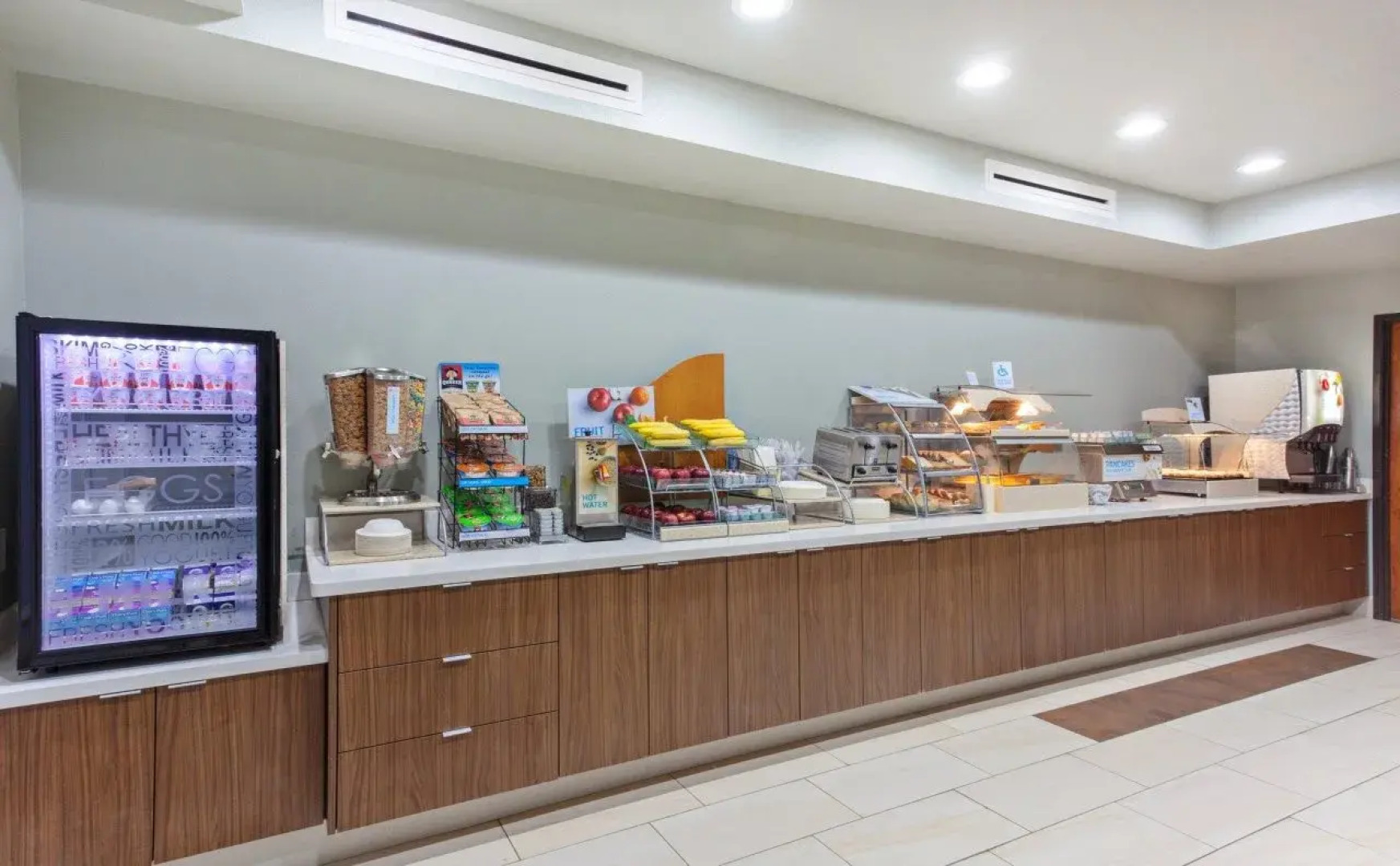 Holiday Inn Express & Suites Elk Grove West I-5 by IHG