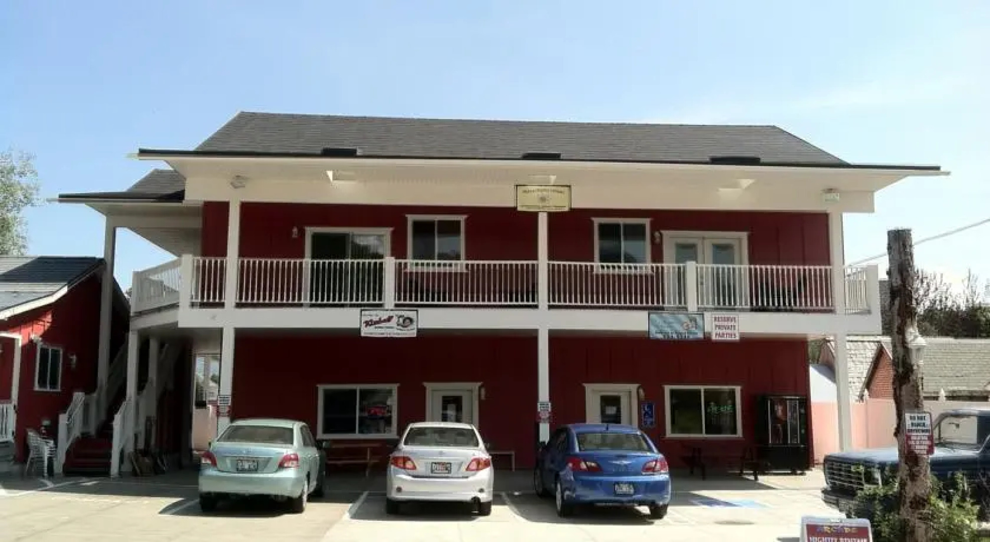 Midway Nightly Cottages