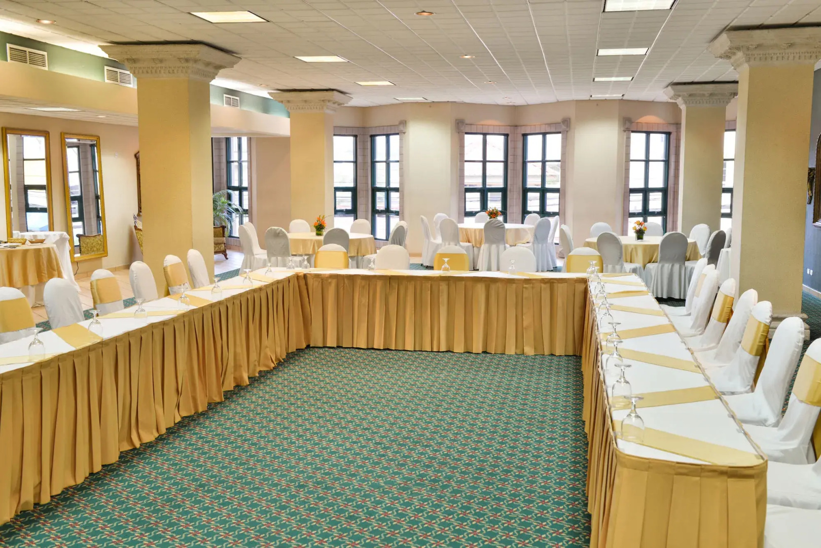 Hotel Plaza Del Libertador