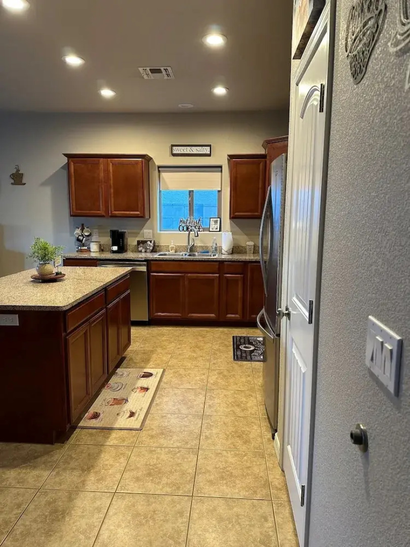 Spacious Desert Retreat With Breathtaking Views 2 Bedroom Home by RedAwning