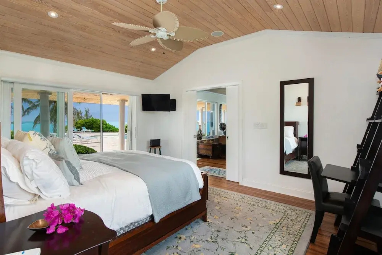 Neptune Cove 5 Bedroom Home