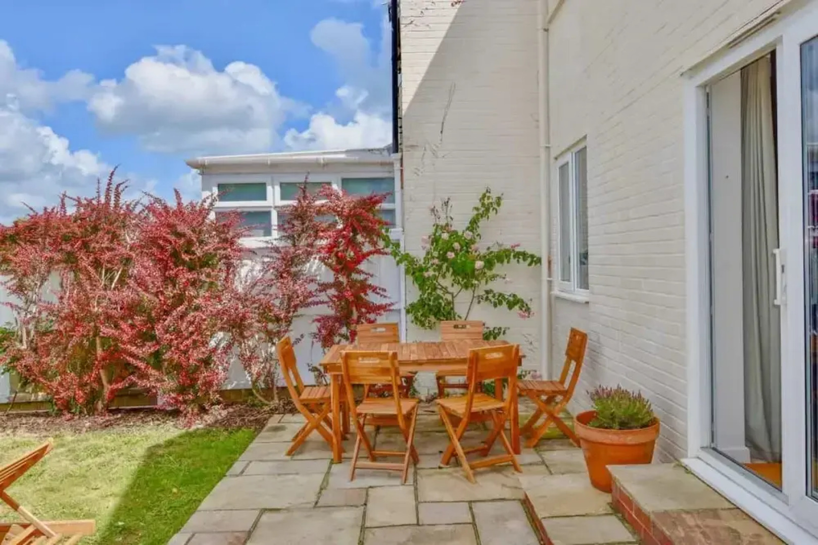 1 Kings Close a Superb Coastal Retreat