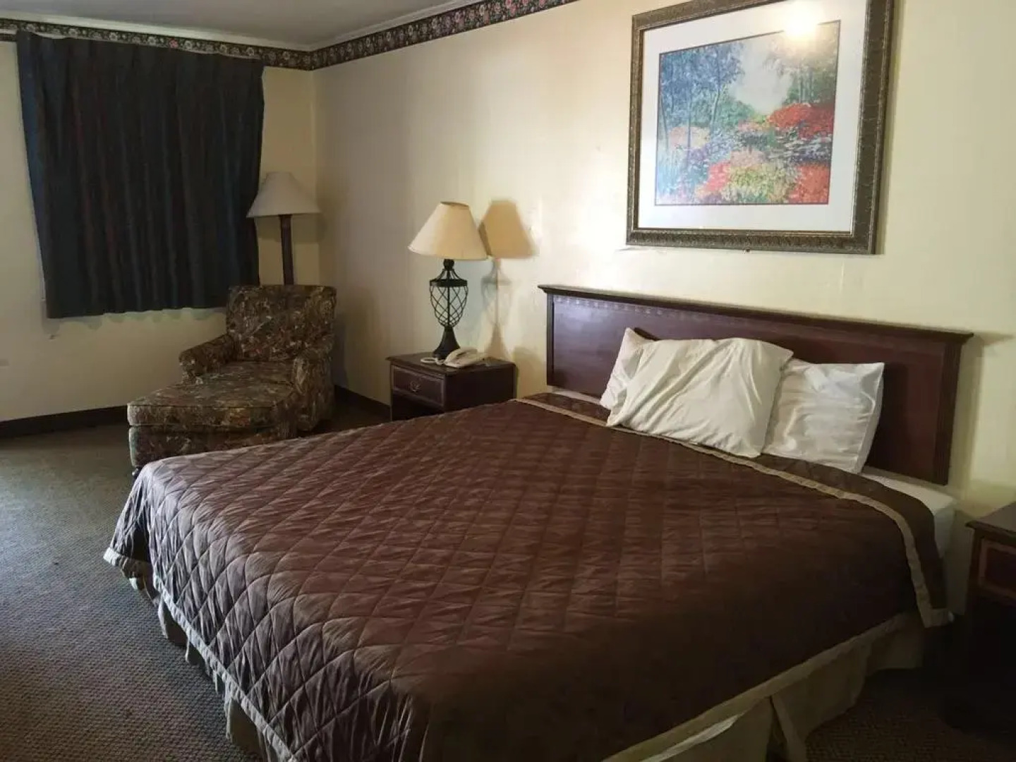 Deluxe Inn - Statesboro