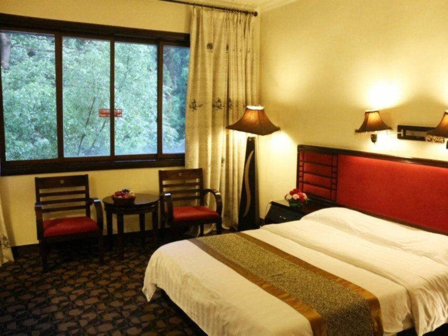 Yangshuo Tangrenjie Hotel