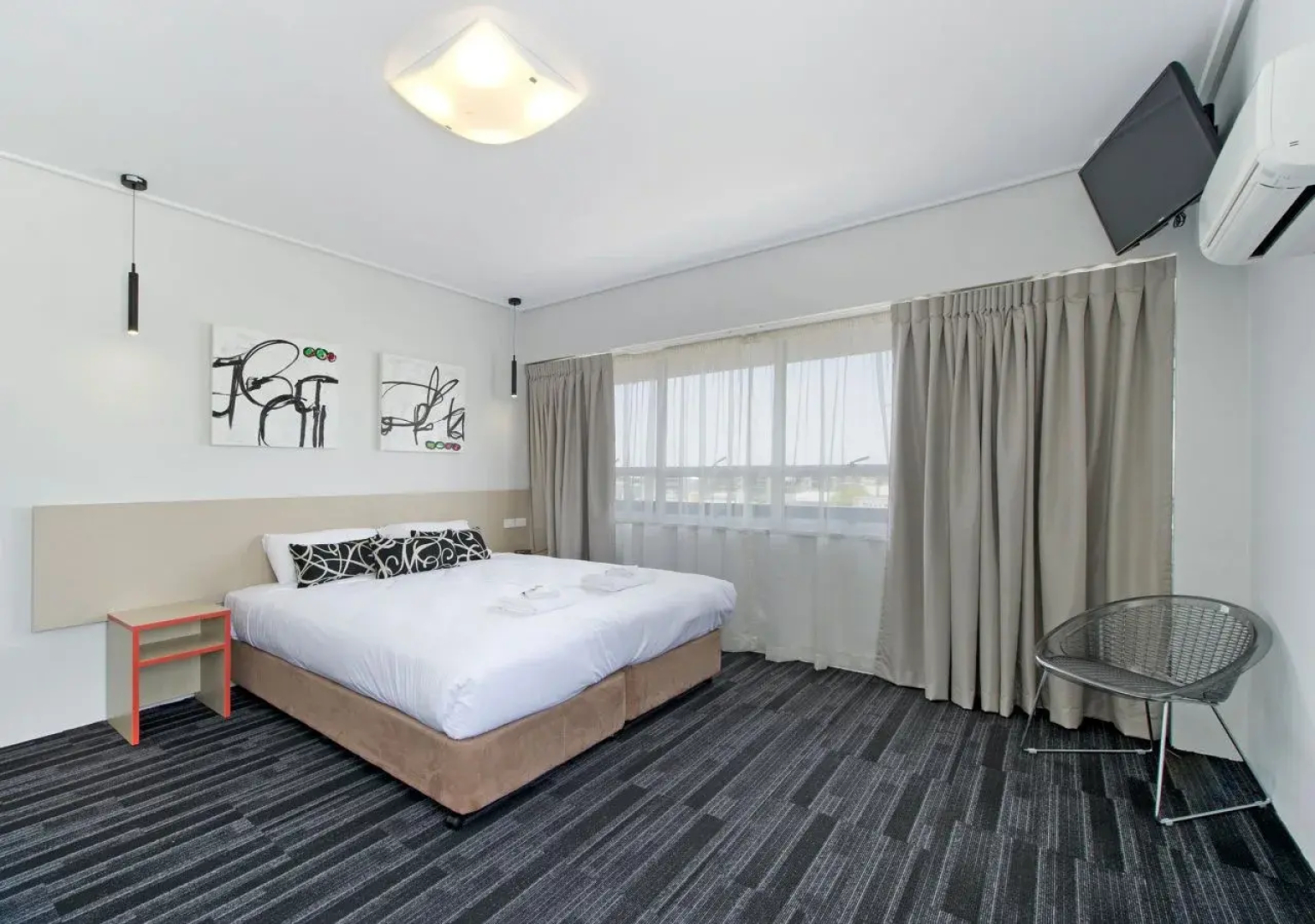 Nightcap at Prince of Wales Hotel