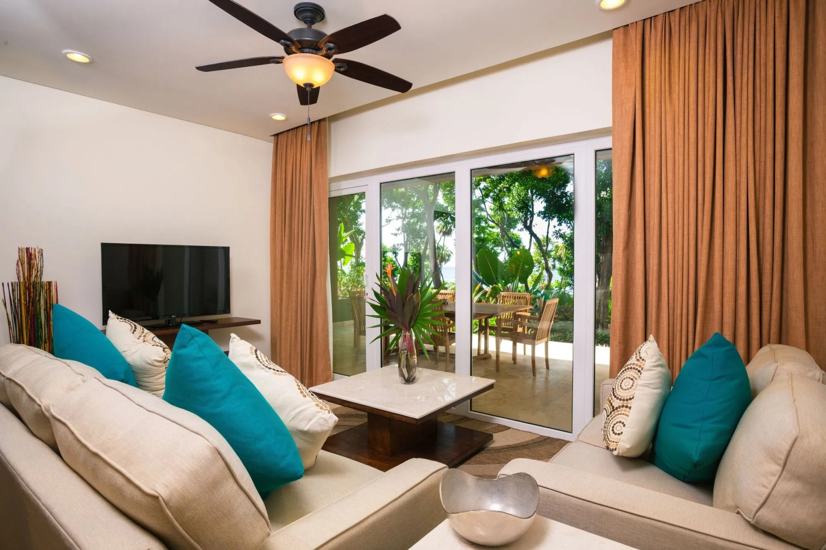 Grand Roatan Caribbean Resort